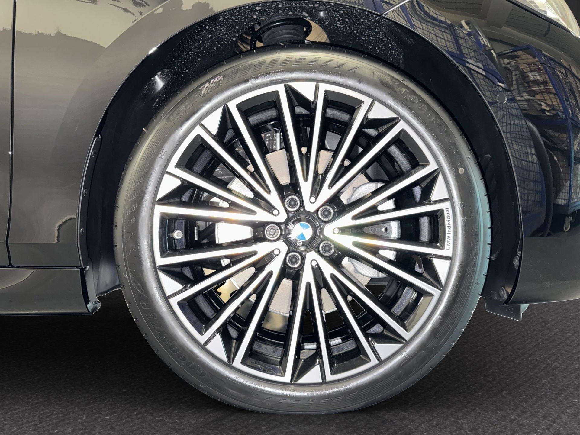 BMW 223i xDrive Active Tourer-image-14