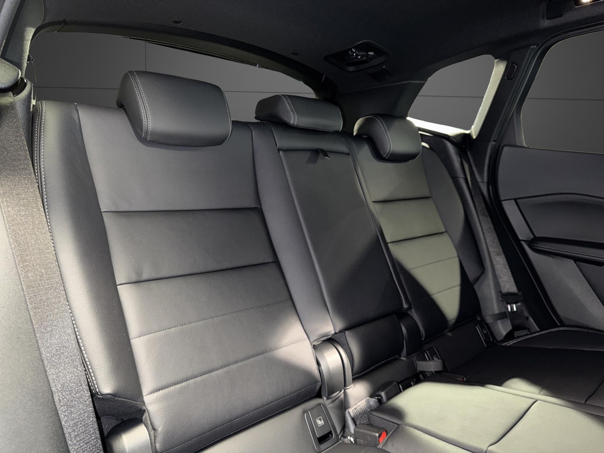 BMW 223i xDrive Active Tourer-image-16