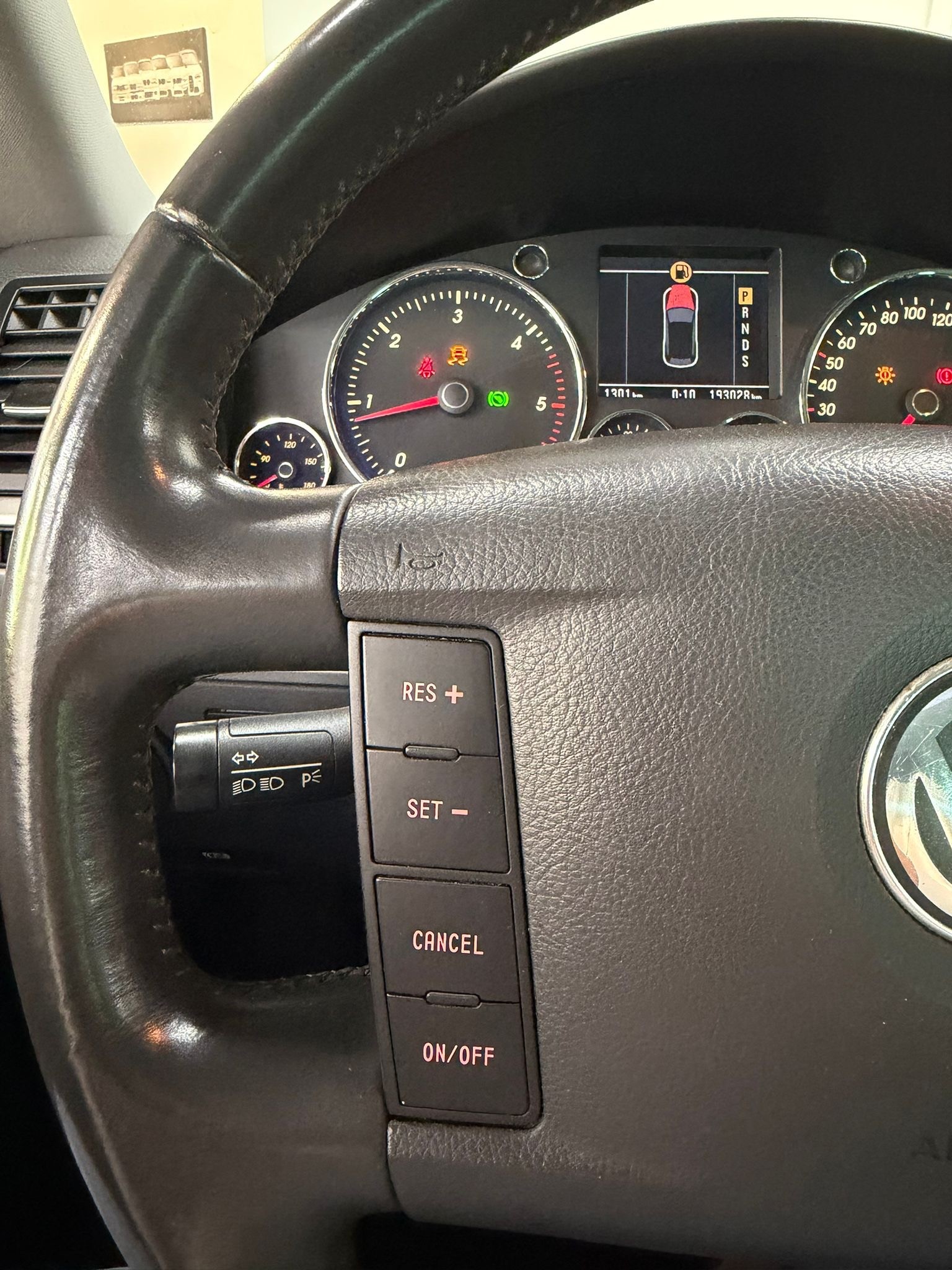 VW Touareg 3.0 TDI-image-15