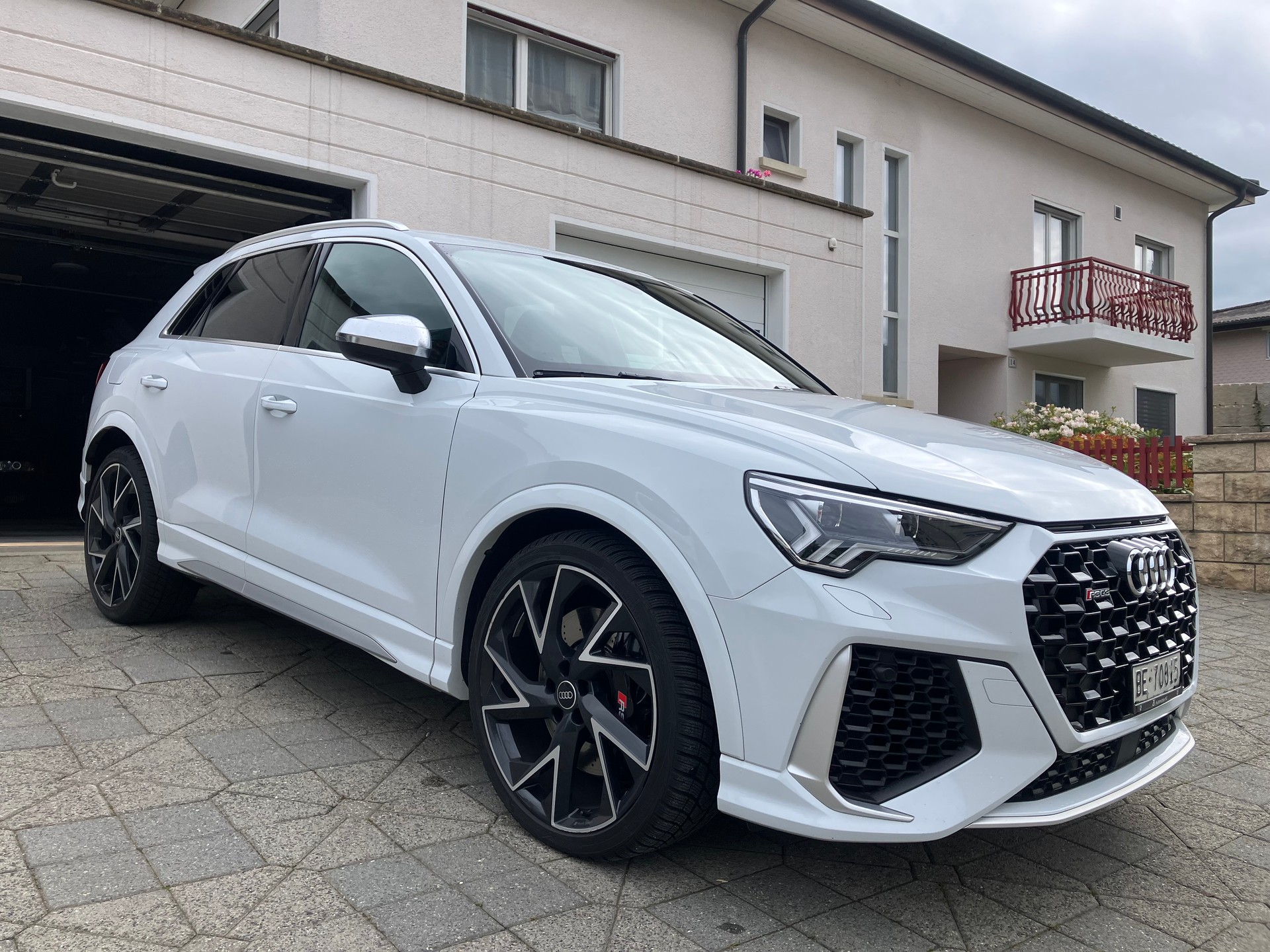 AUDI 2.5 TFSI quattro S-Tronic-image-4