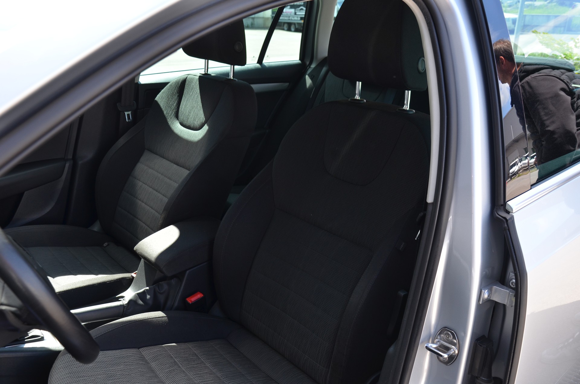 SKODA Octavia Combi 1.8 TSI Elegance 4x4 DSG-image-12