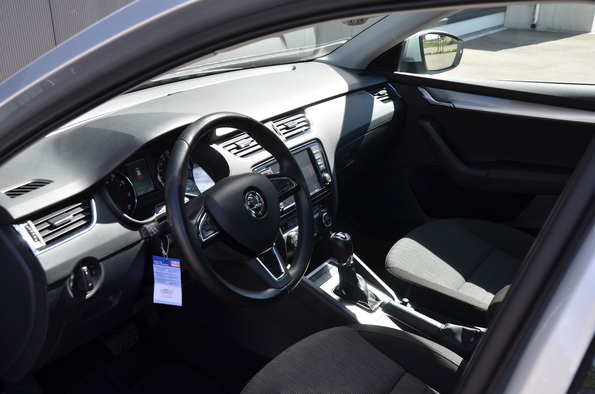 SKODA Octavia Combi 1.8 TSI Elegance 4x4 DSG-image-11
