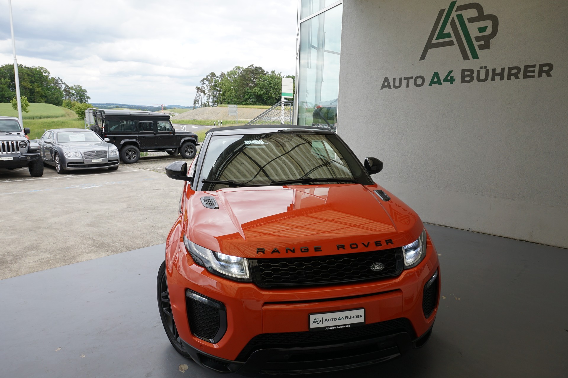 LAND ROVER Evoque 2.0Si4 HSE Dynamic Convertible 241 PS "Benziner"-image-4