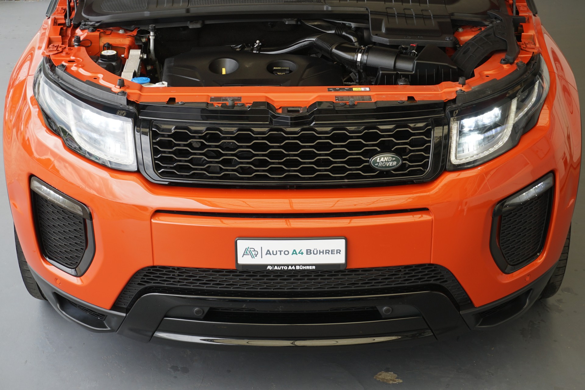 LAND ROVER Evoque 2.0Si4 HSE Dynamic Convertible 241 PS "Benziner"-image-17