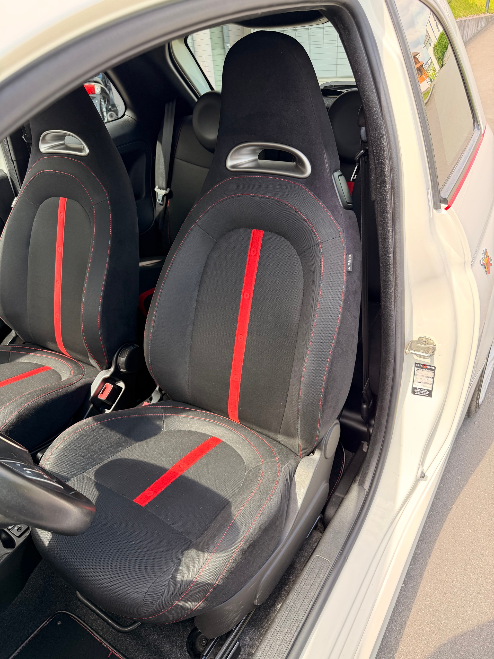 FIAT 500 1.4 16V Turbo Abarth-image-12