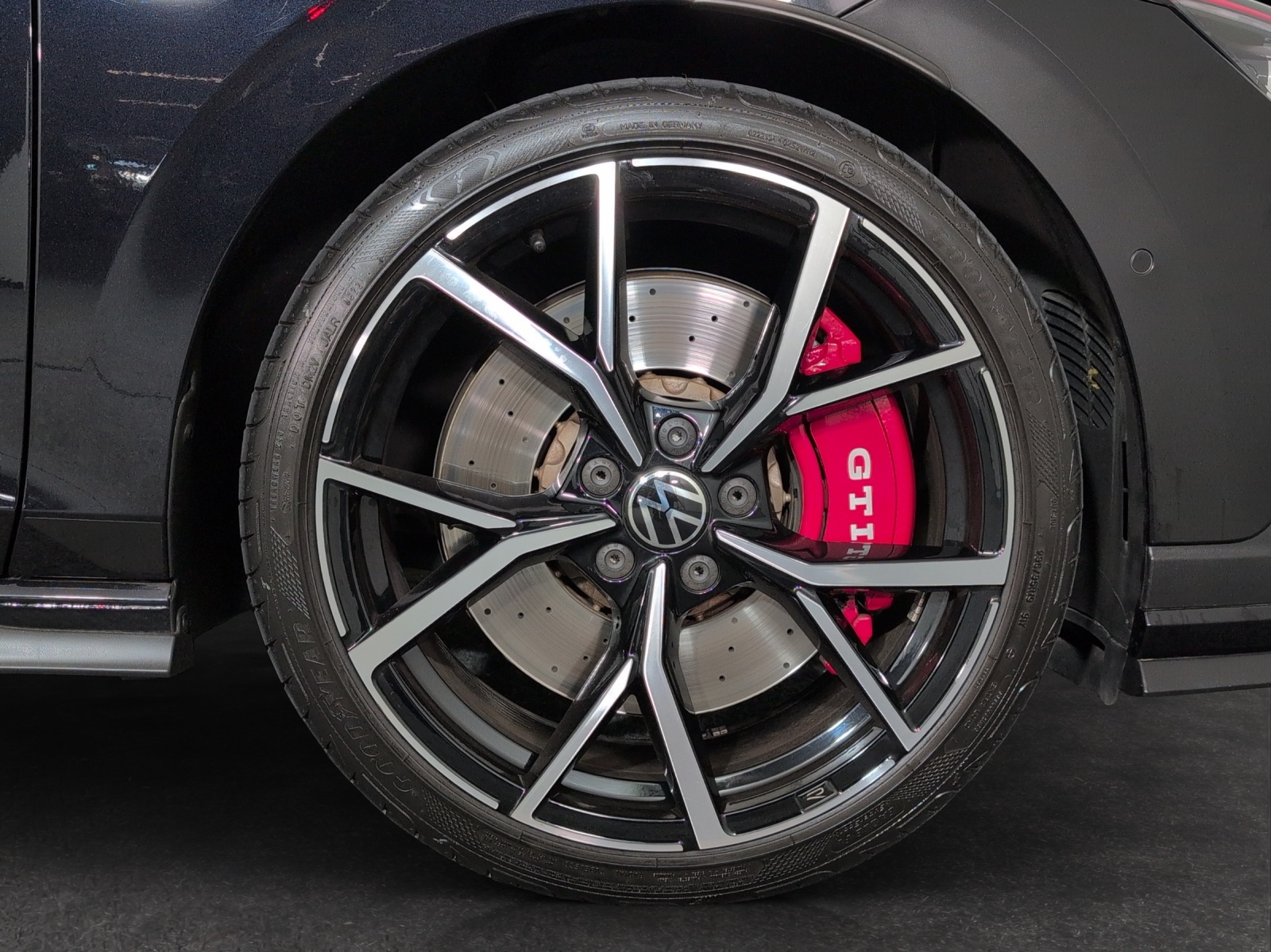 VW Golf 2.0 TSI GTI Clubsport DSG-image-4