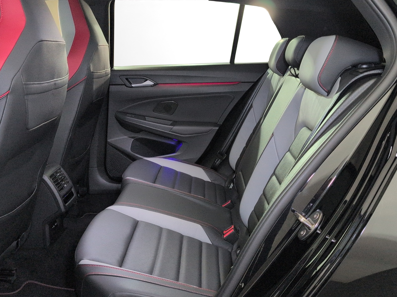 VW Golf 2.0 TSI GTI Clubsport DSG-image-7