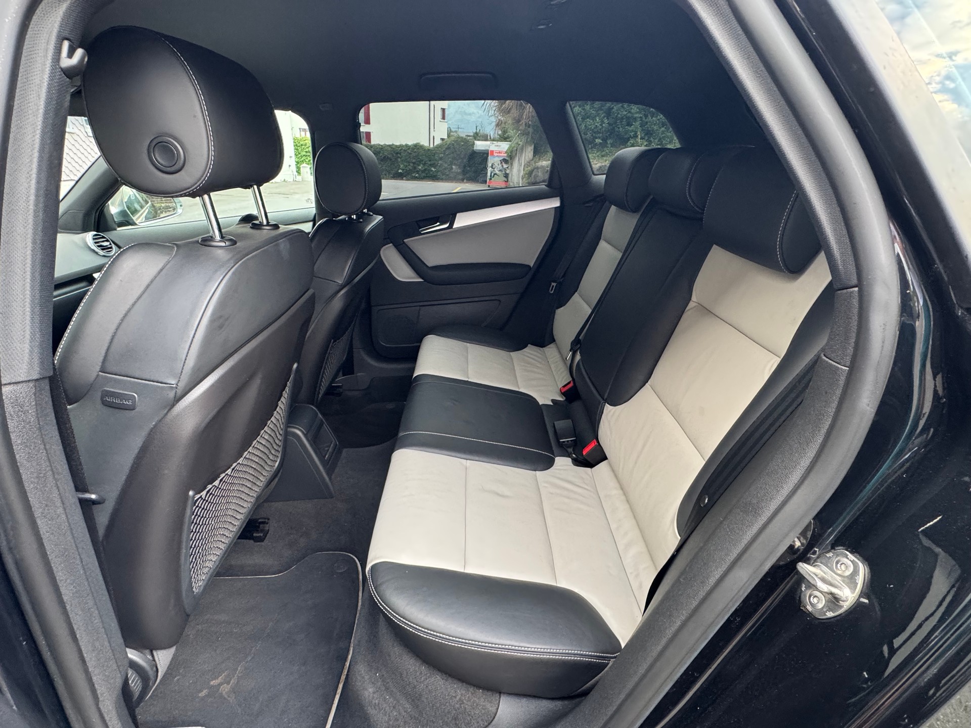 AUDI S3 Sportback 2.0 TFSI quattro-image-4