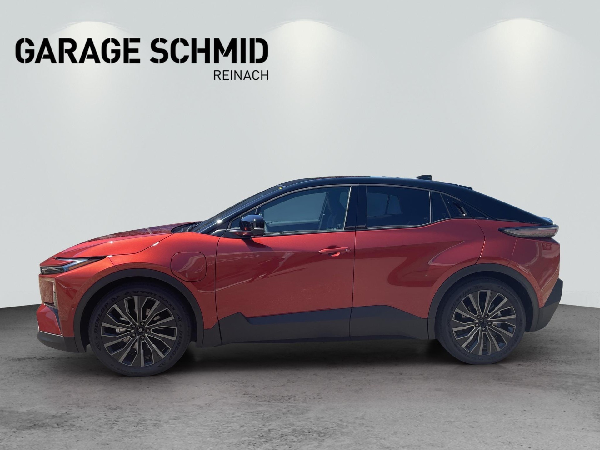 TOYOTA C-HR+ Premium AWD-showroom-element-3