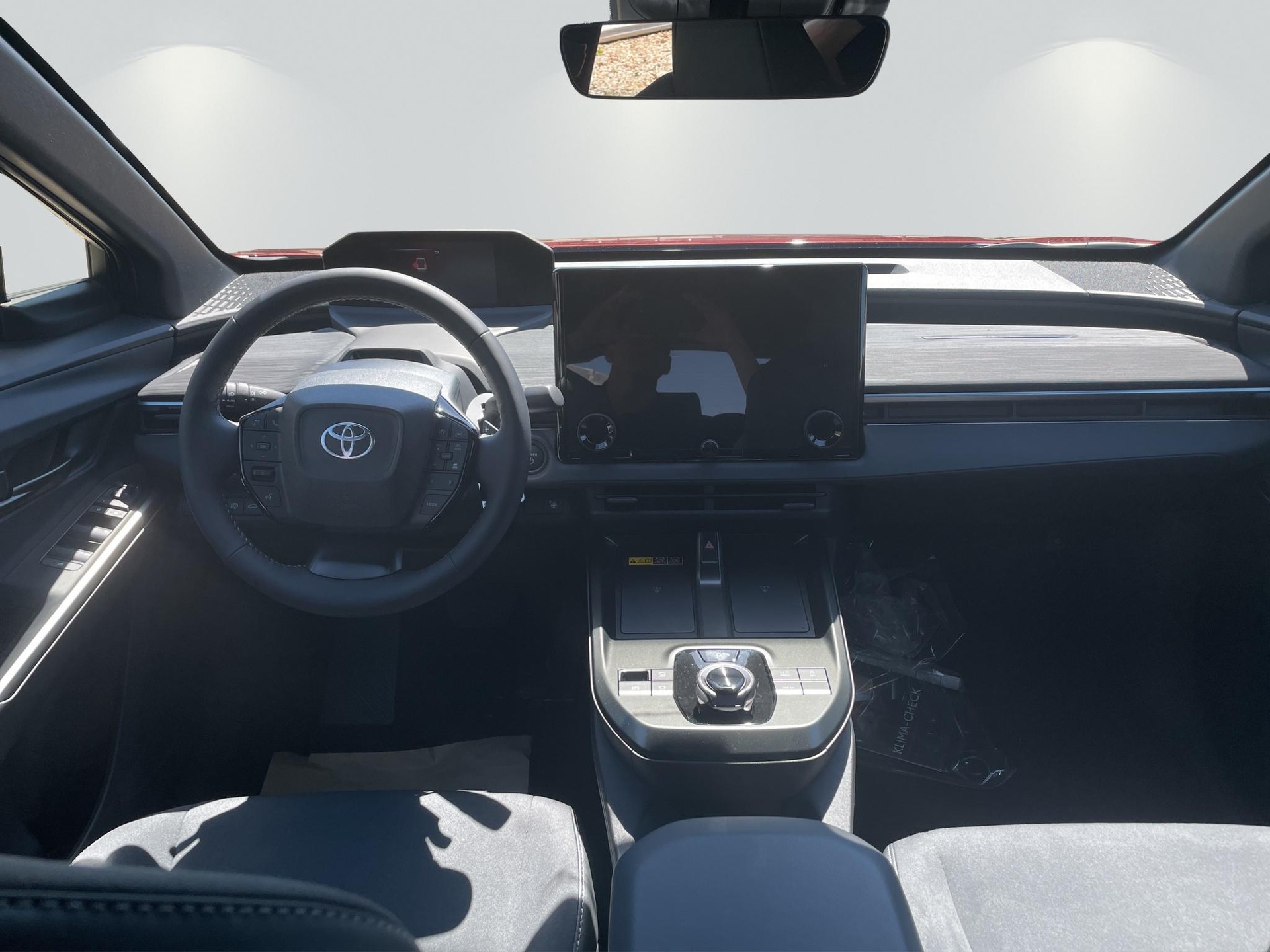 TOYOTA C-HR+ Premium AWD-image-12