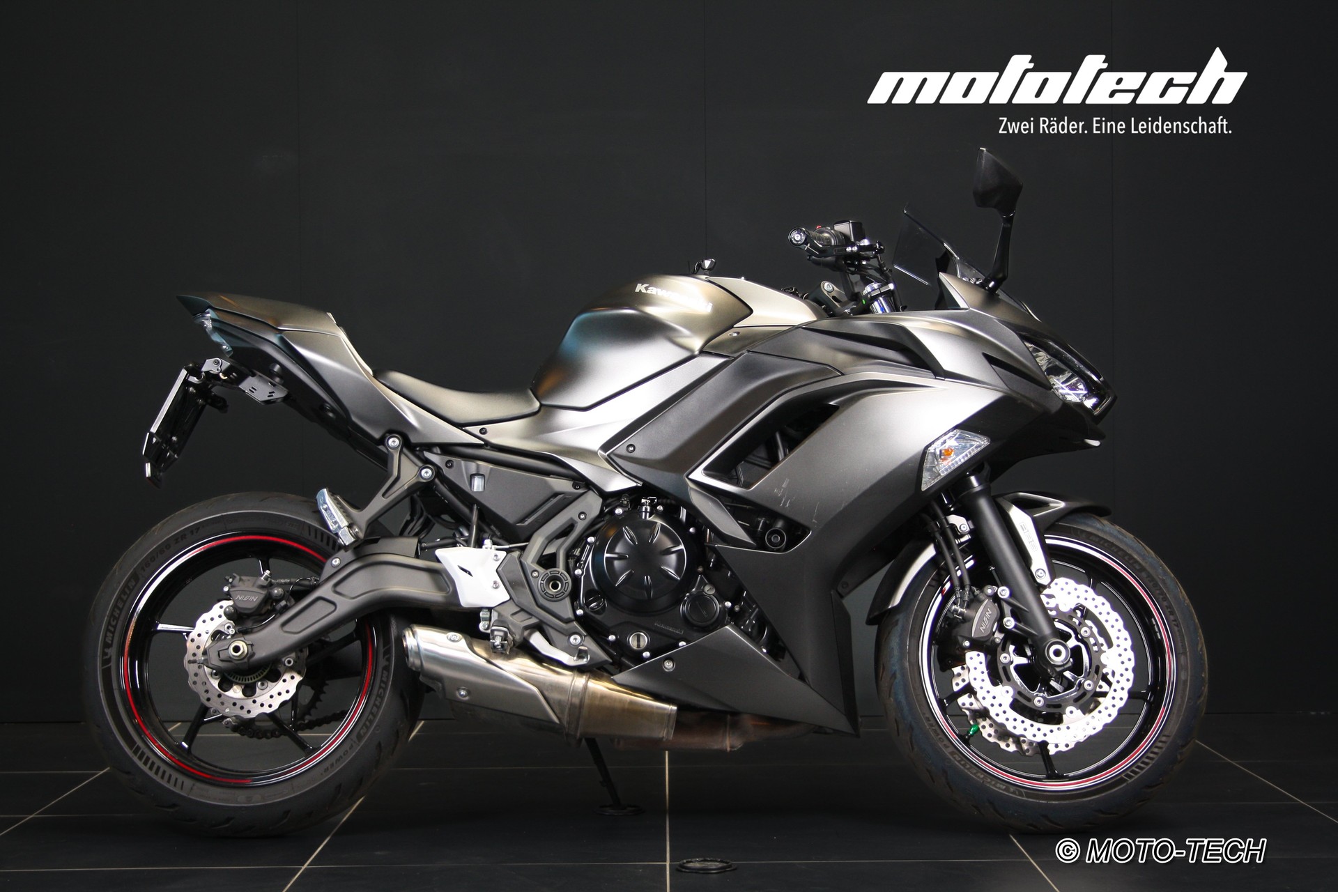 KAWASAKI Ninja 650 ABS-showroom-element-1