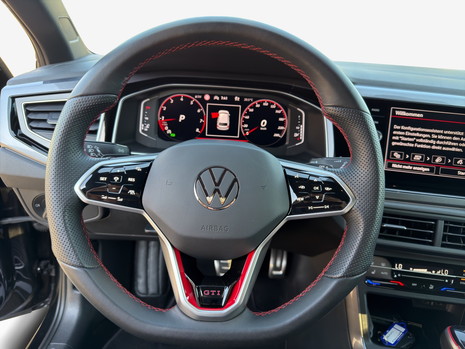 VW Polo 2.0 TSI GTI DSG-image-9