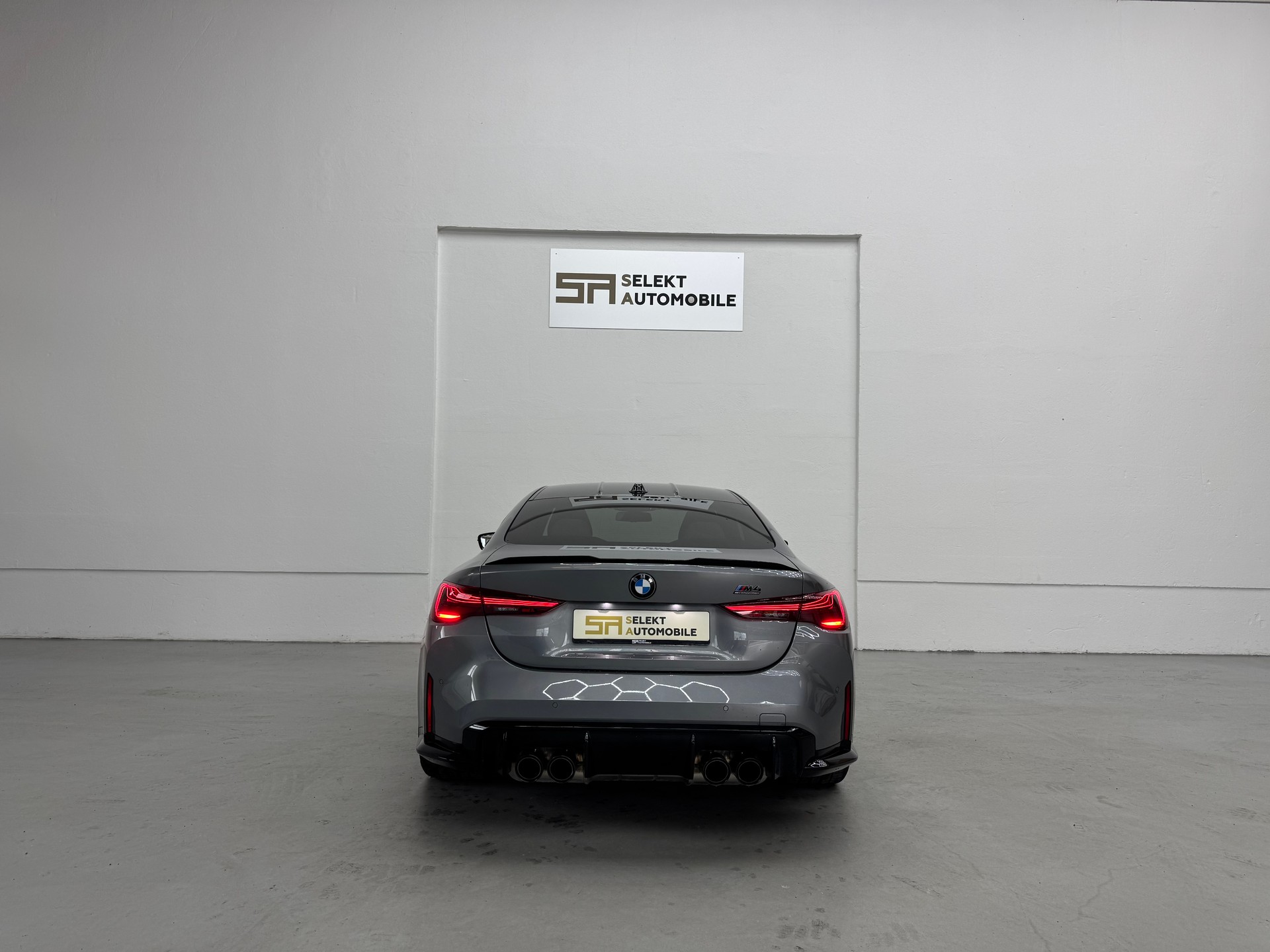 BMW M4 Coupé Competition M xDrive | Skyscraper Grau Met.-image-4