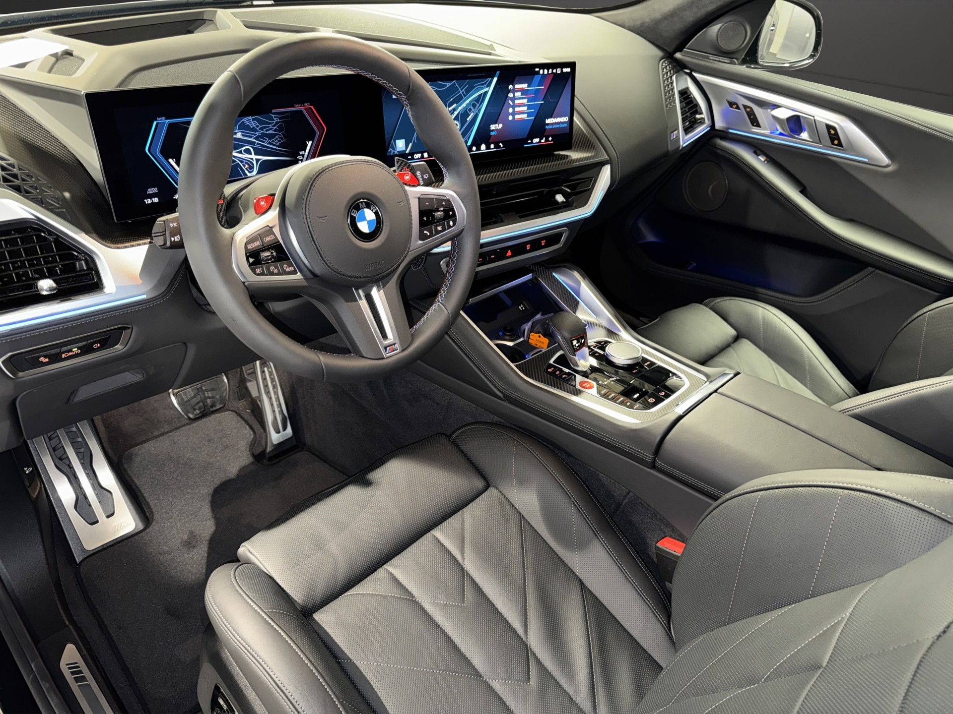 BMW XM 50e Plug-in Hybrid-image-7