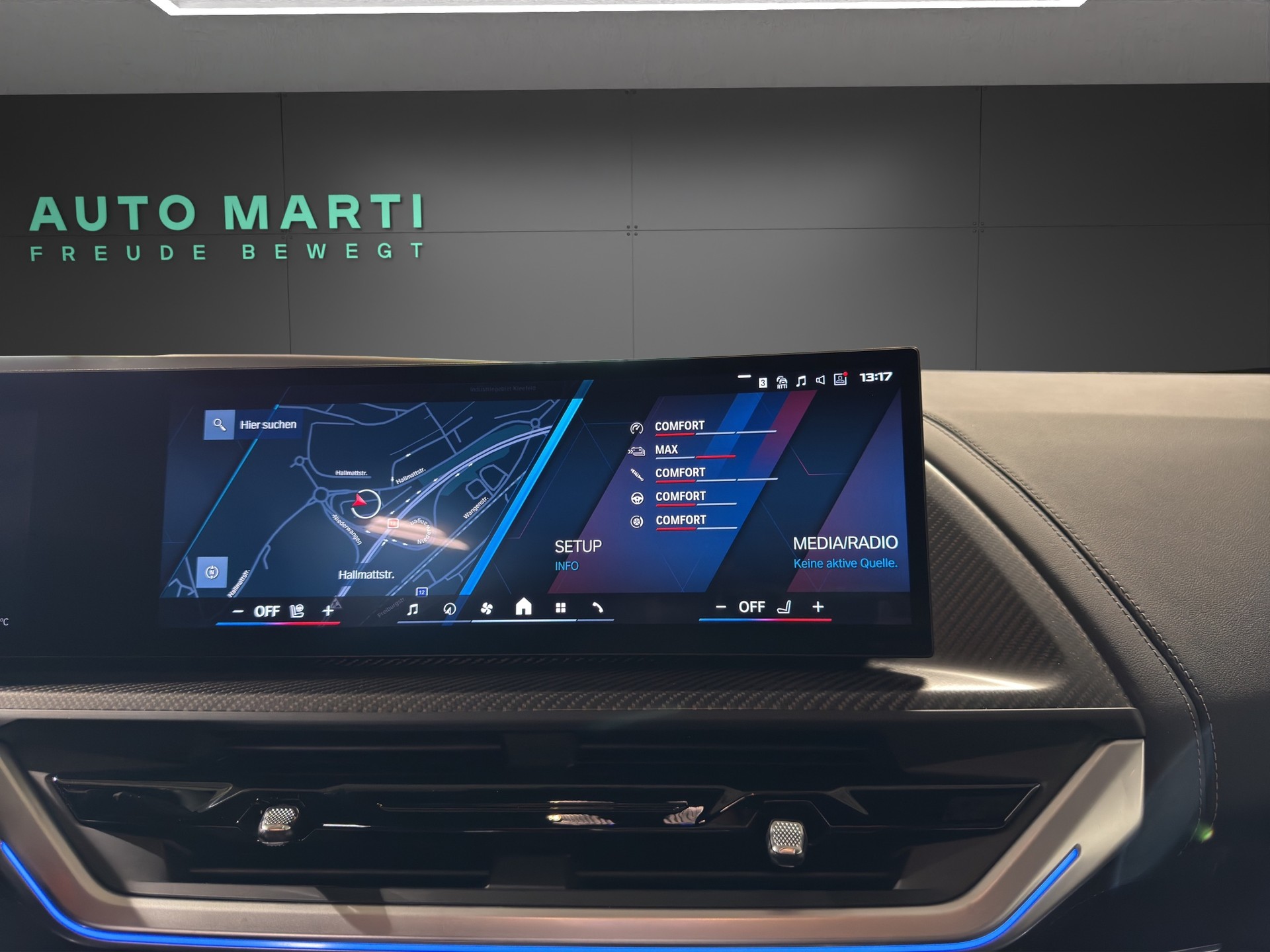 BMW XM 50e Plug-in Hybrid-image-8