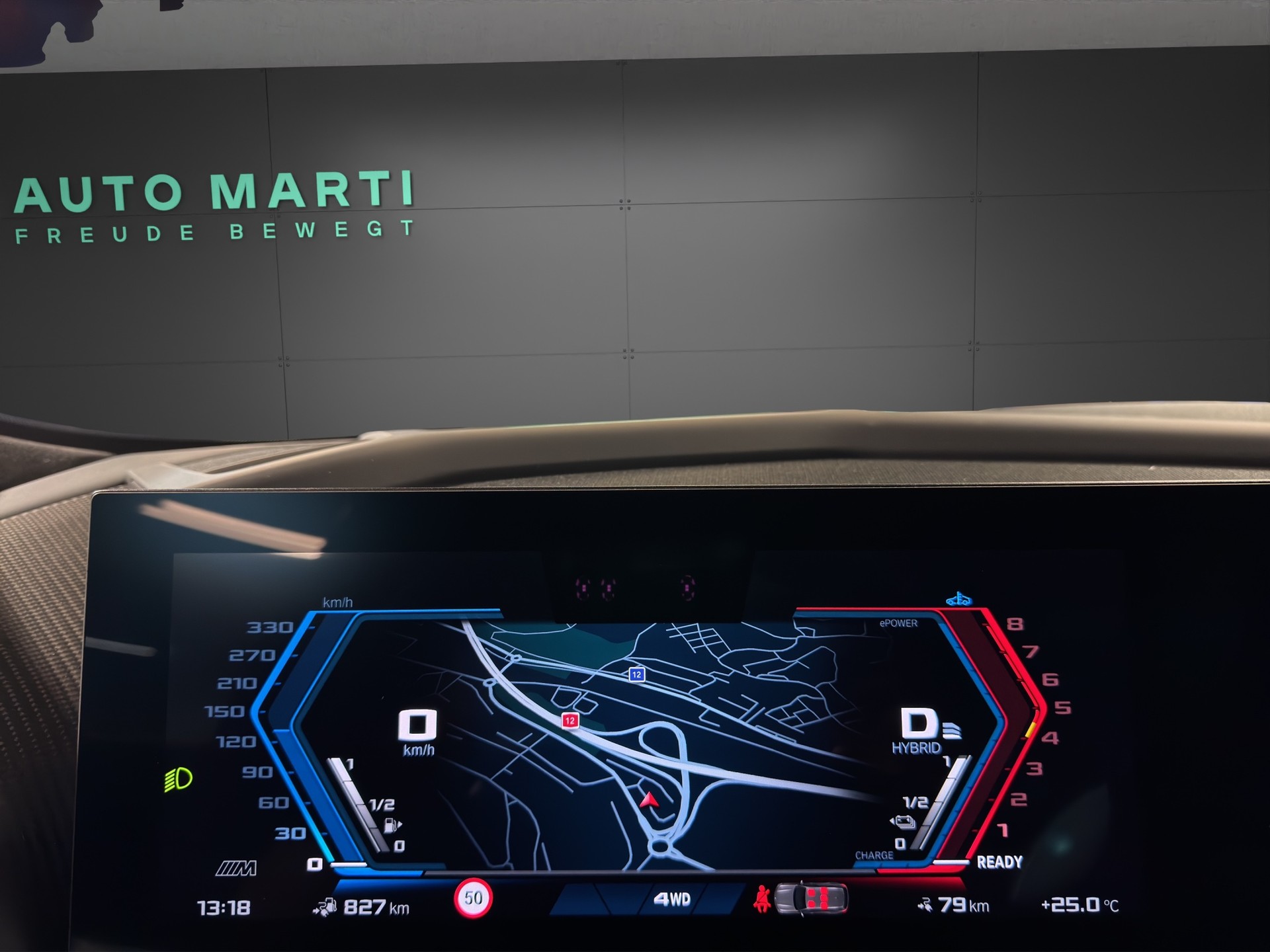 BMW XM 50e Plug-in Hybrid-image-12