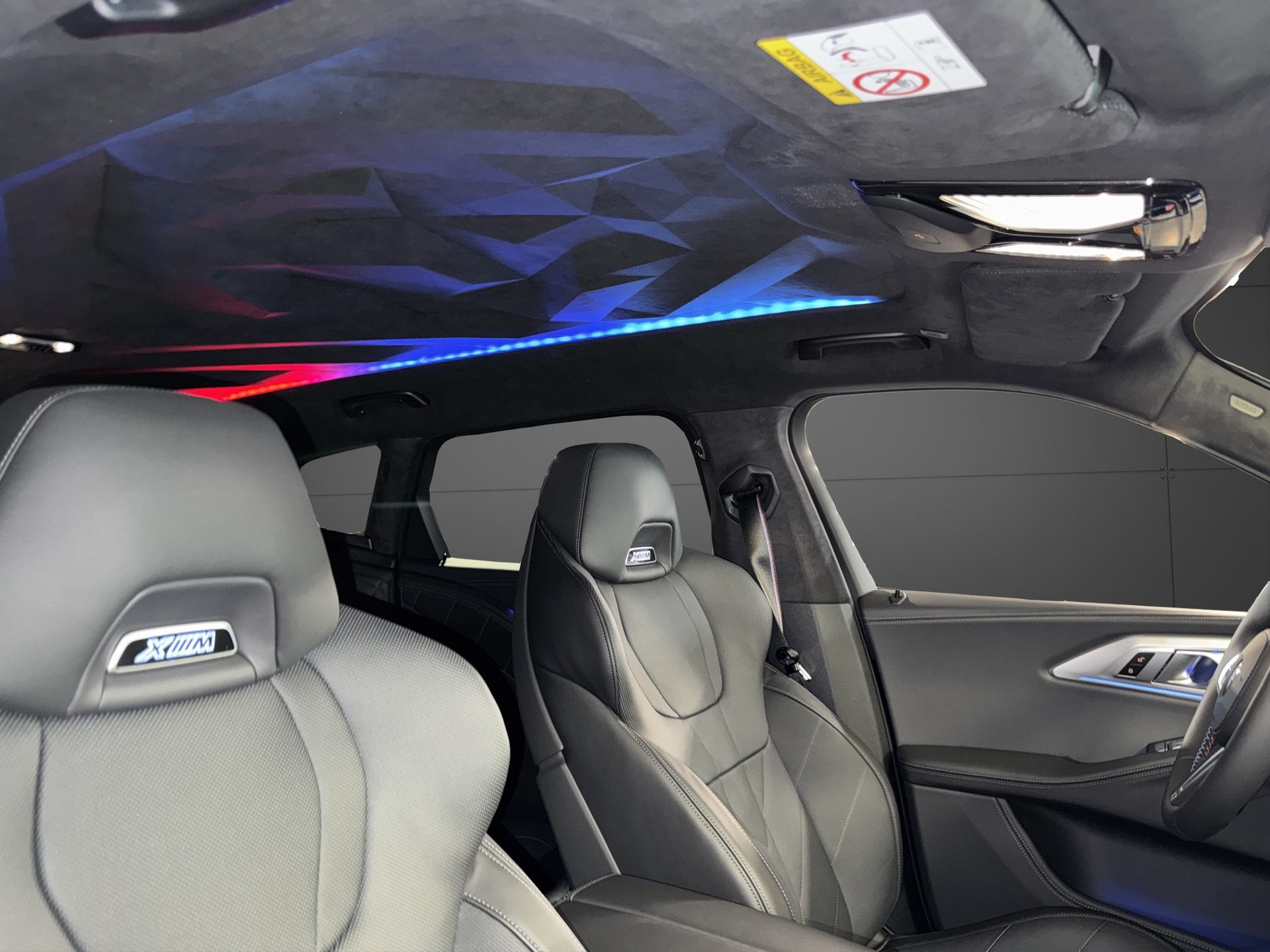 BMW XM 50e Plug-in Hybrid-image-18
