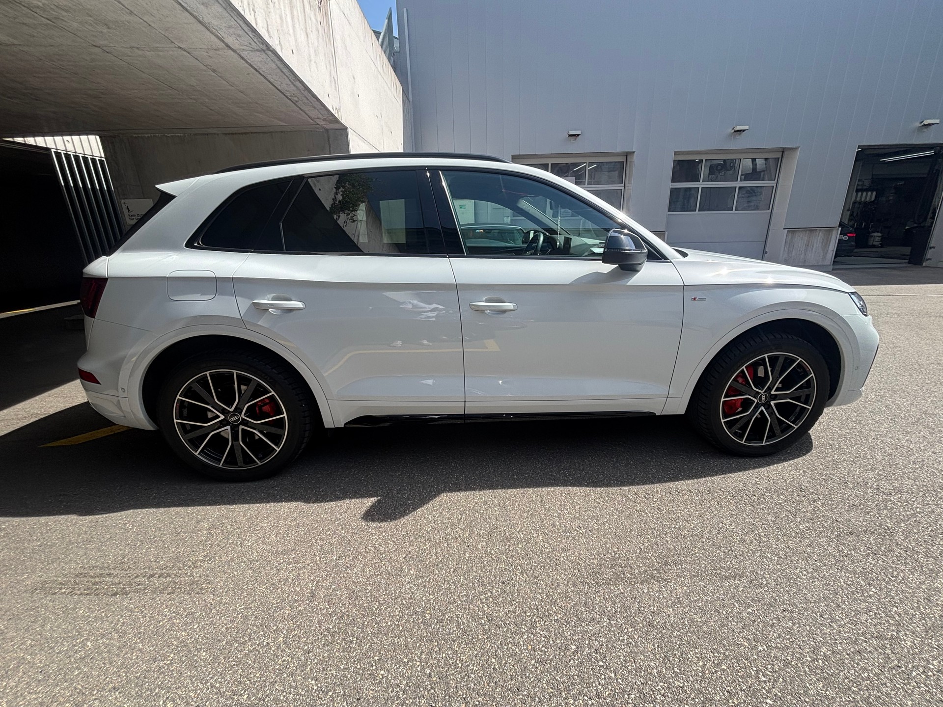 AUDI 2.0 40 TDI Black Edition quattro S-Tronic-image-5