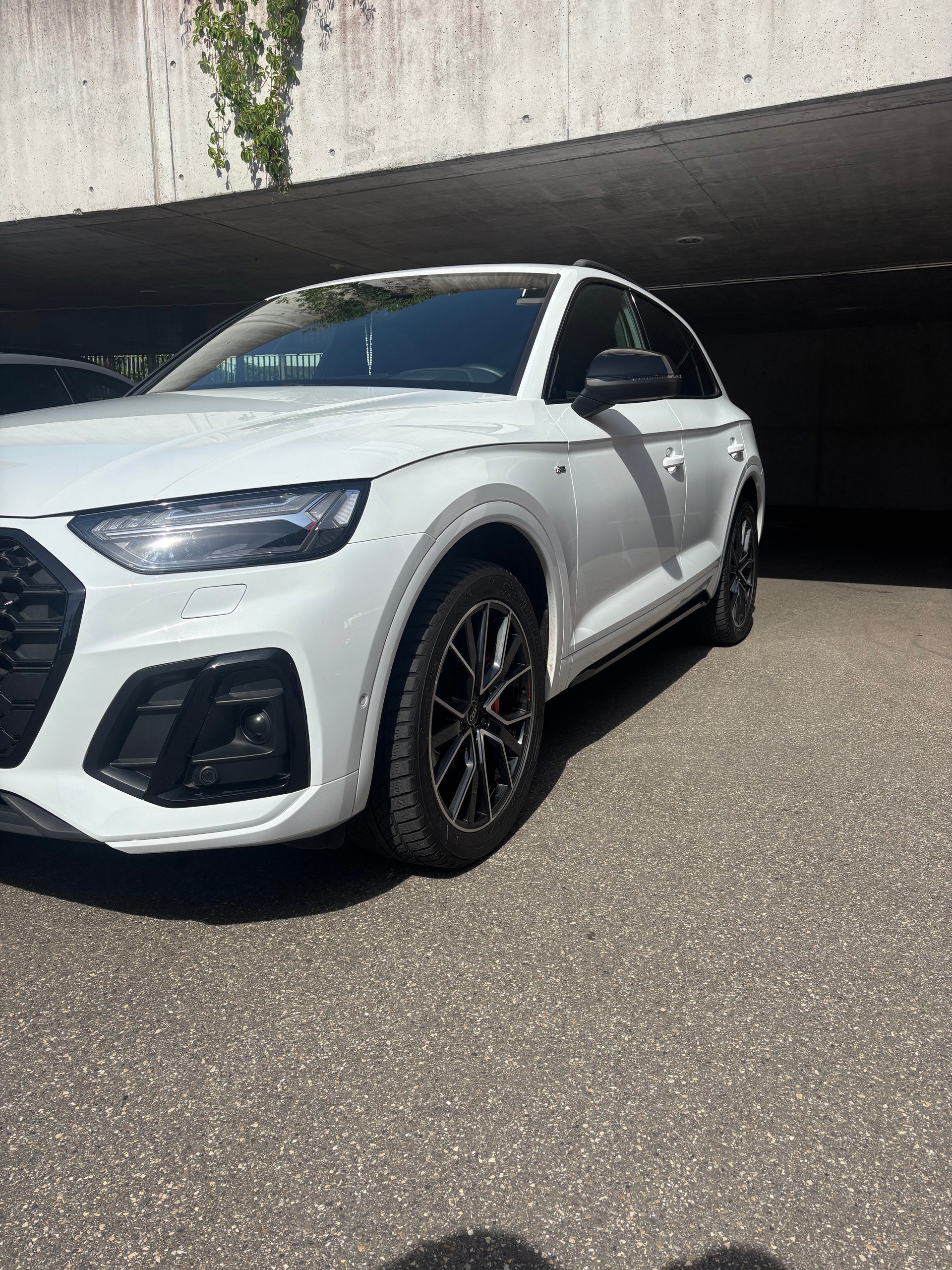 AUDI 2.0 40 TDI Black Edition quattro S-Tronic-image-7
