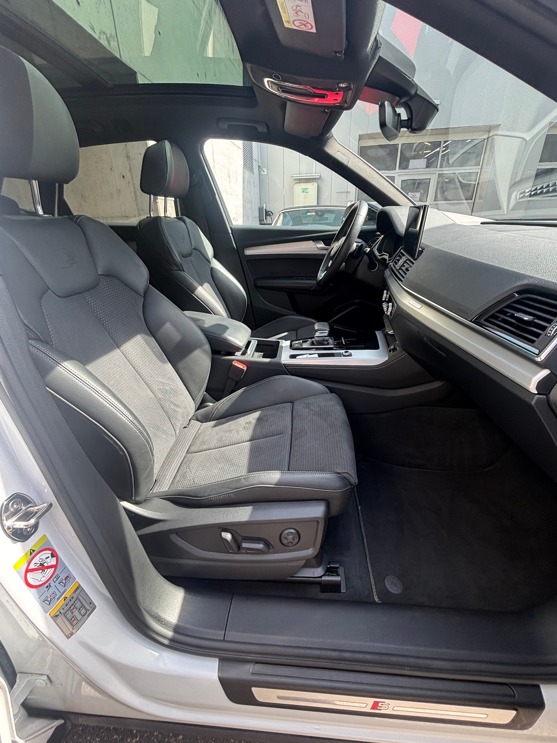 AUDI 2.0 40 TDI Black Edition quattro S-Tronic-image-4