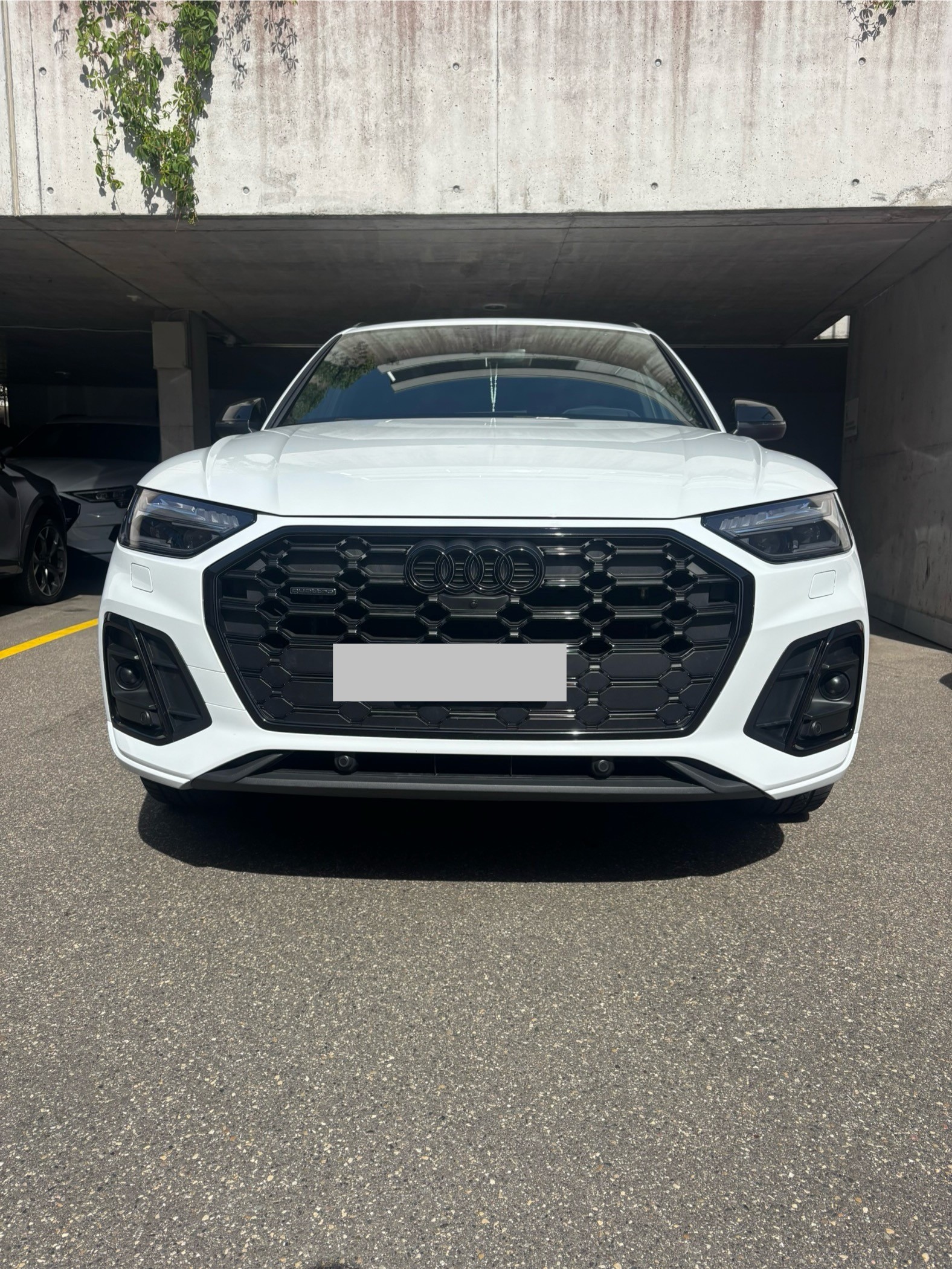 AUDI 2.0 40 TDI Black Edition quattro S-Tronic-image-9