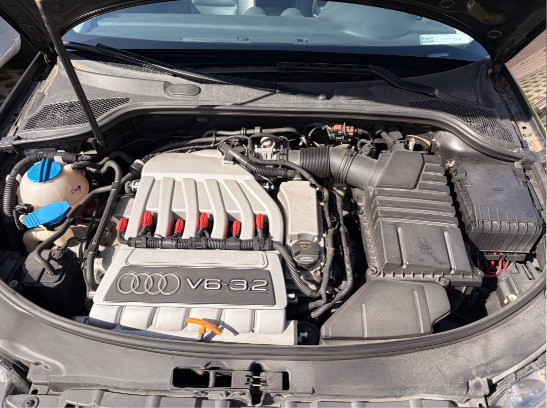 AUDI 3.2 V6 Ambition quat. S-Tr-image-3