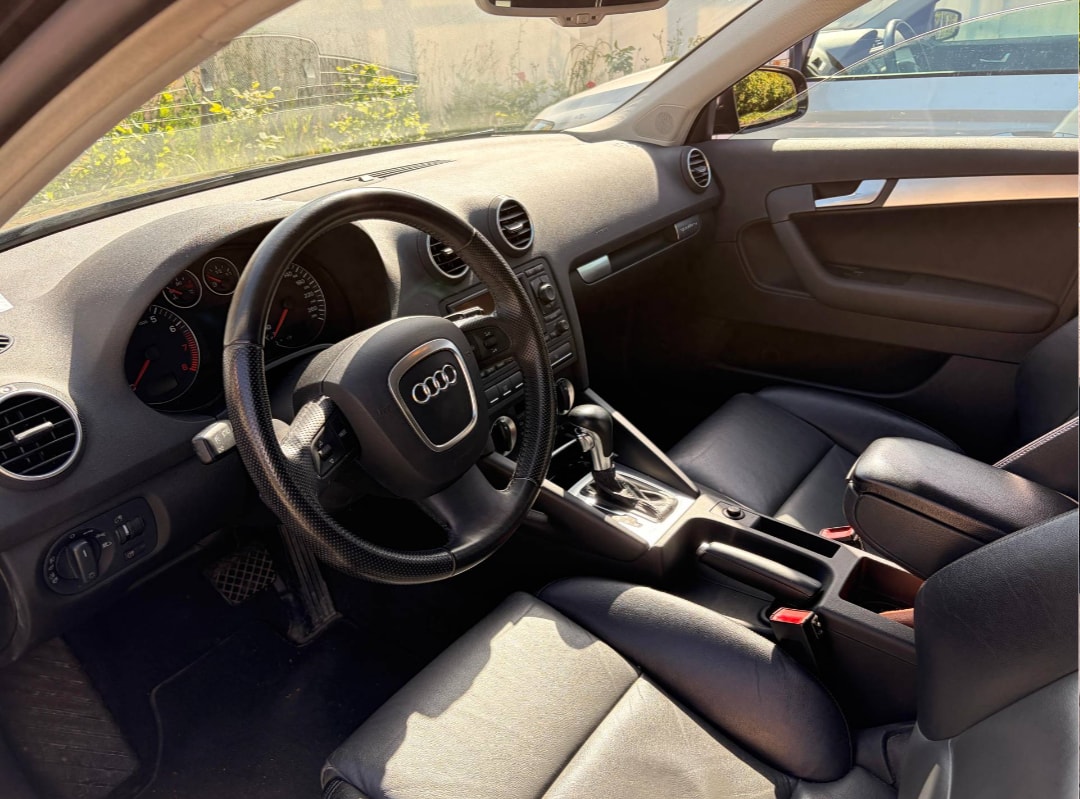 AUDI 3.2 V6 Ambition quat. S-Tr-image-2