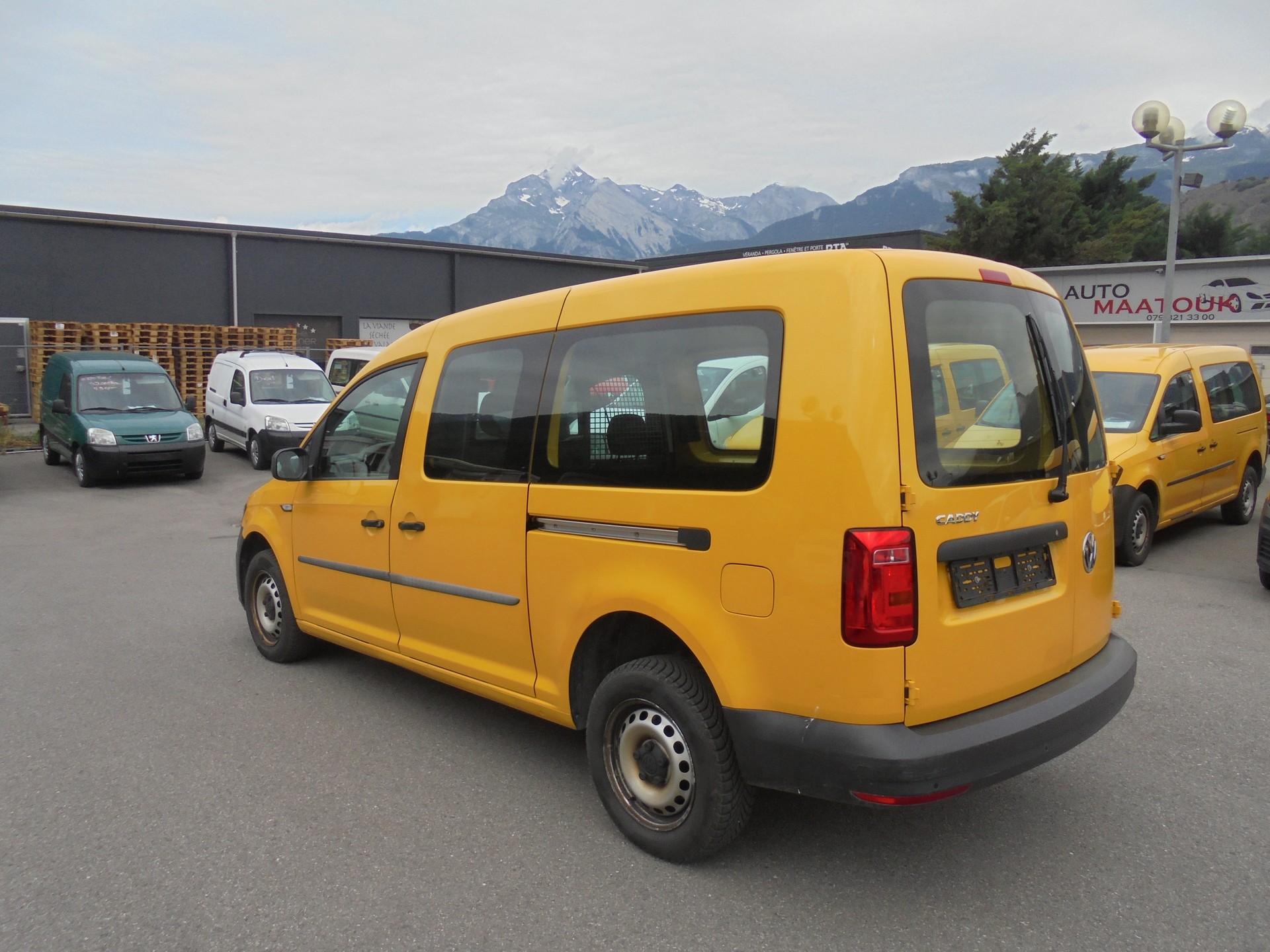 VW Caddy Maxi 2.0TDI 4Motion BlueMotion Technology-image-4