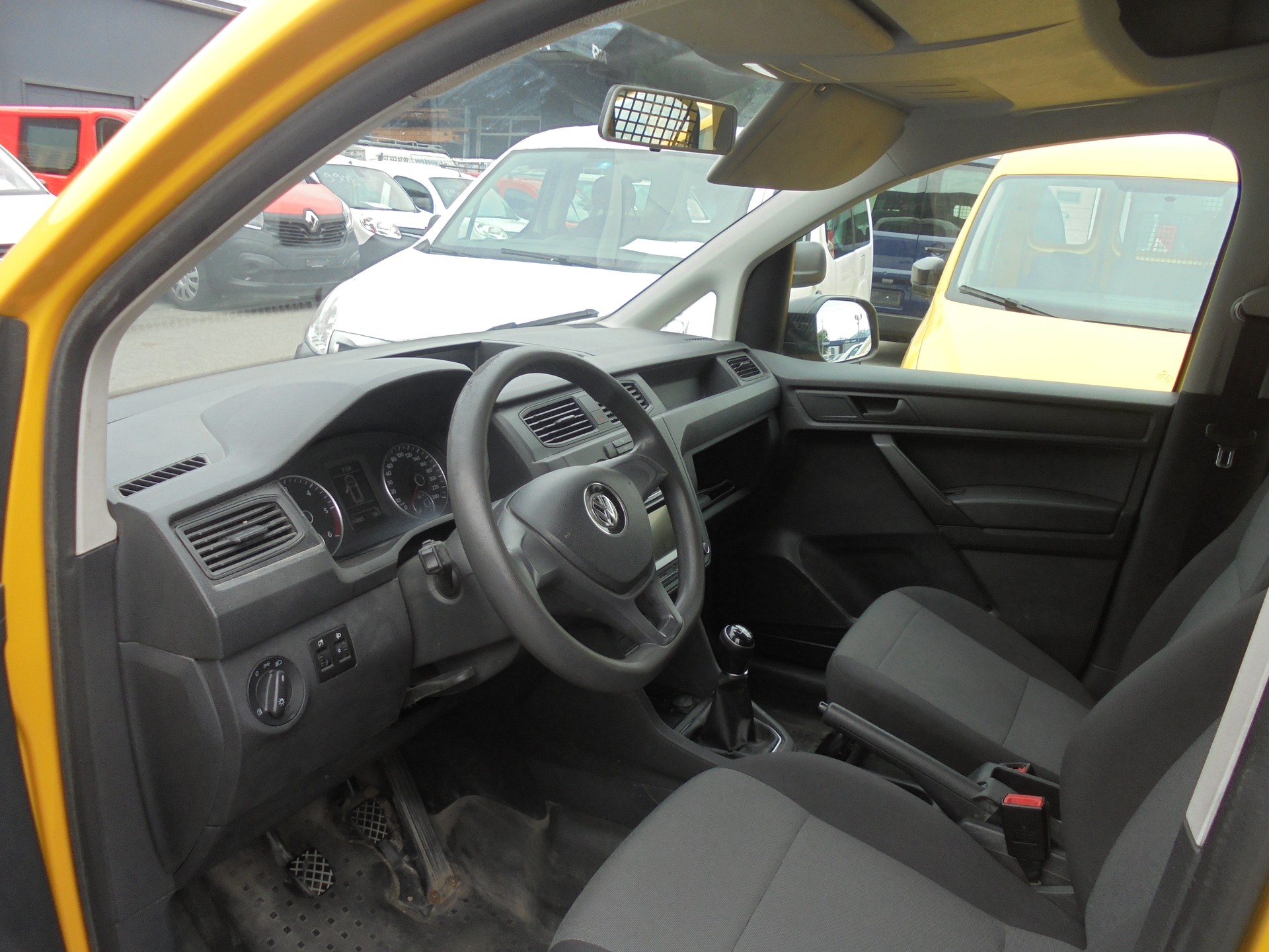 VW Caddy Maxi 2.0TDI 4Motion BlueMotion Technology-image-6