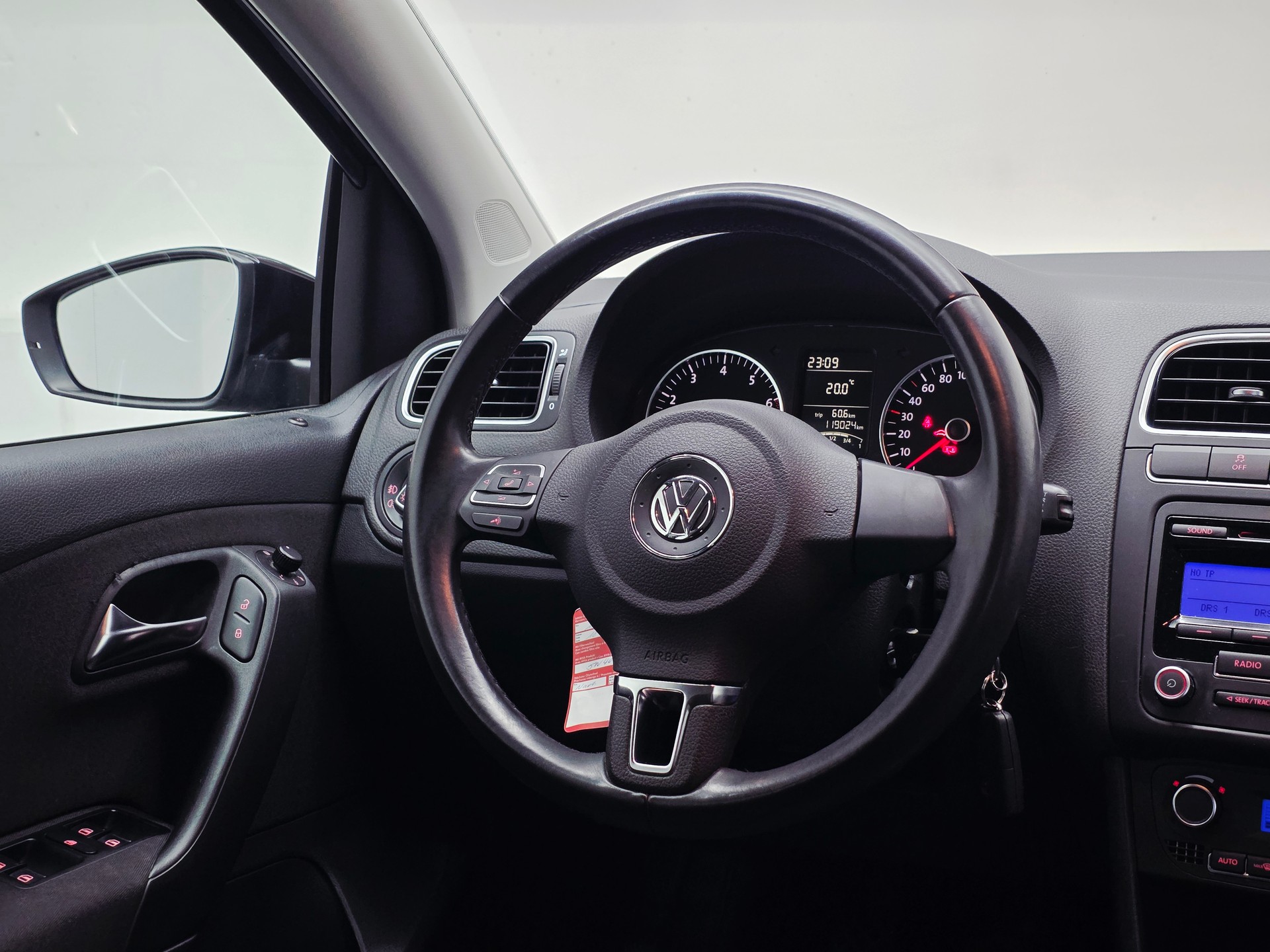 VW Polo 1.2 TSI Trendline 105 PS*NEUE KETTE*FRISCH MFK UND SERVICE*-image-4