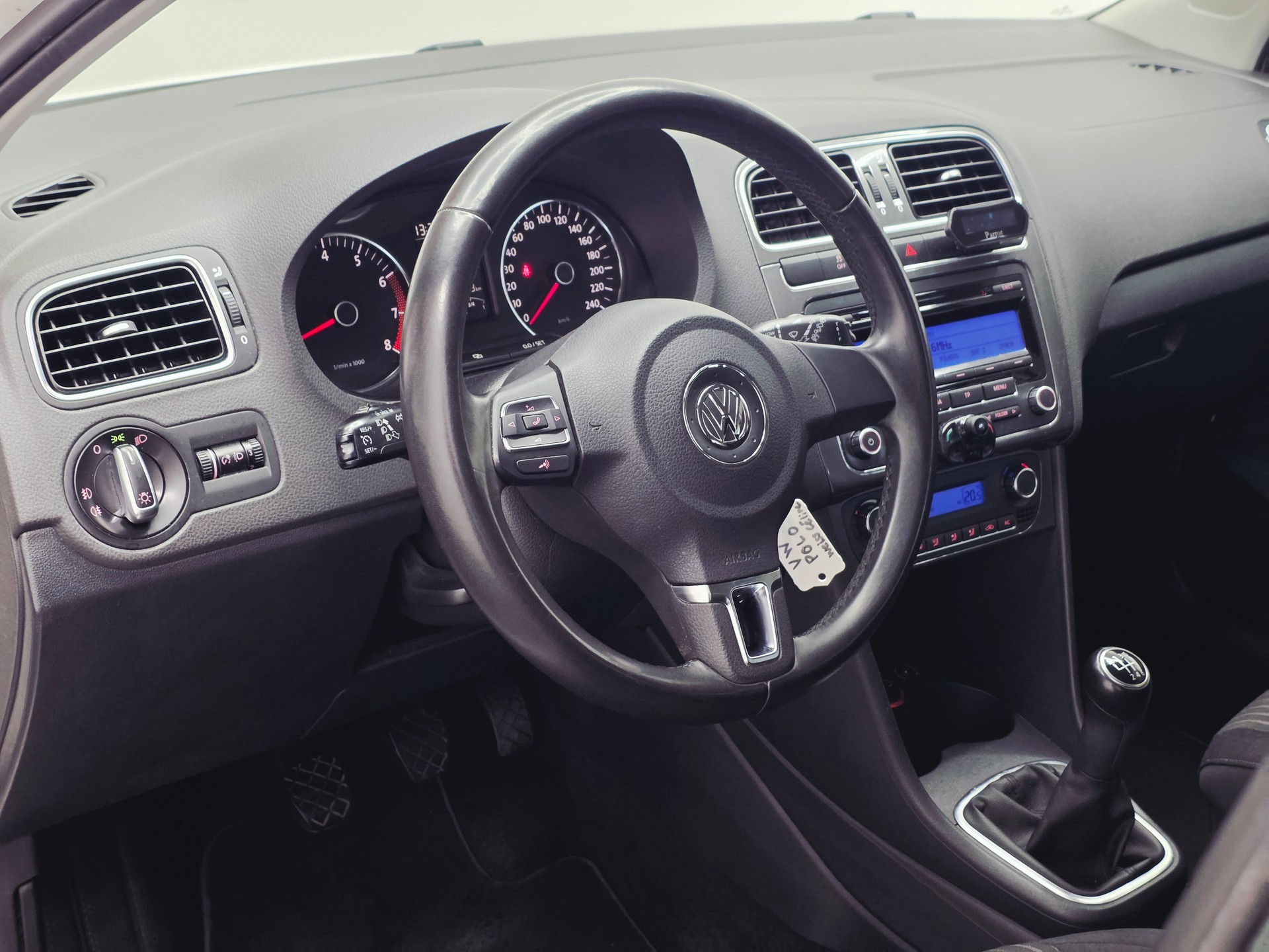 VW Polo 1.2 TSI Trendline 105 PS*NEUE KETTE*FRISCH MFK UND SERVICE*-image-9