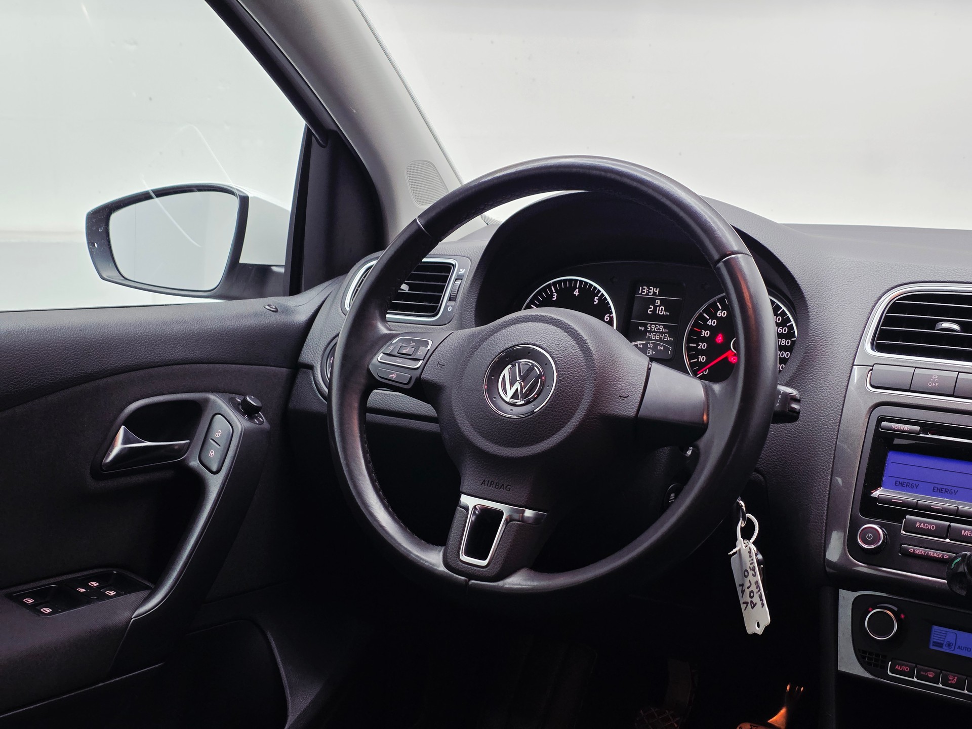 VW Polo 1.2 TSI Trendline 105 PS*NEUE KETTE*FRISCH MFK UND SERVICE*-image-11