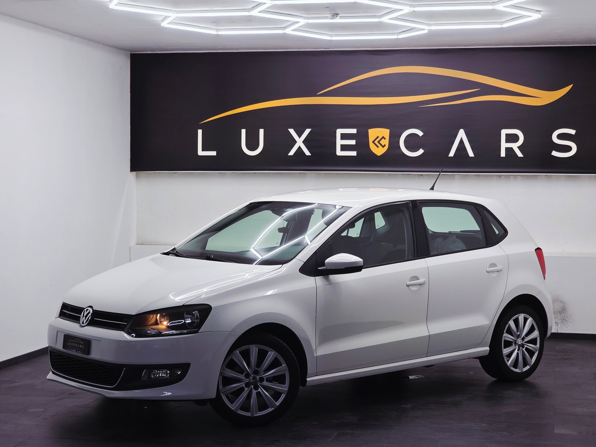 VW Polo 1.2 TSI Trendline 105 PS*NEUE KETTE*FRISCH MFK UND SERVICE*-image-1