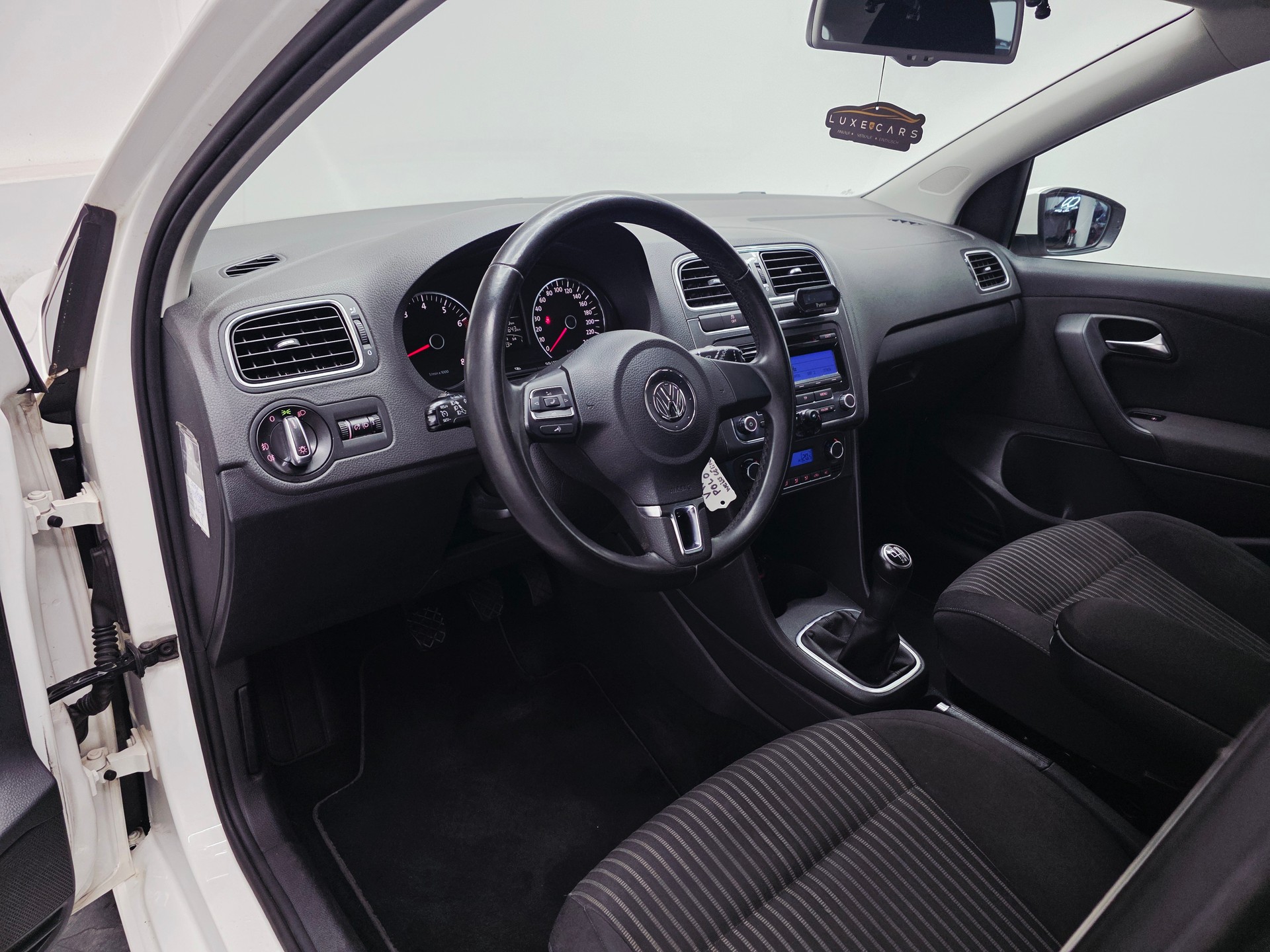 VW Polo 1.2 TSI Trendline 105 PS*NEUE KETTE*FRISCH MFK UND SERVICE*-image-8