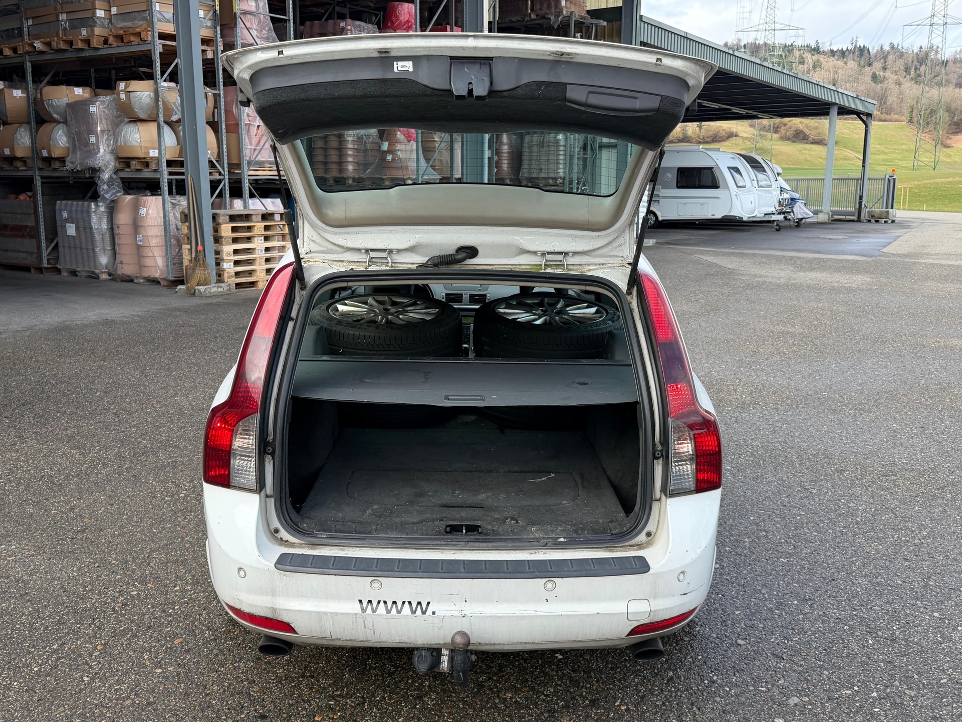 VOLVO V50 D5-image-12