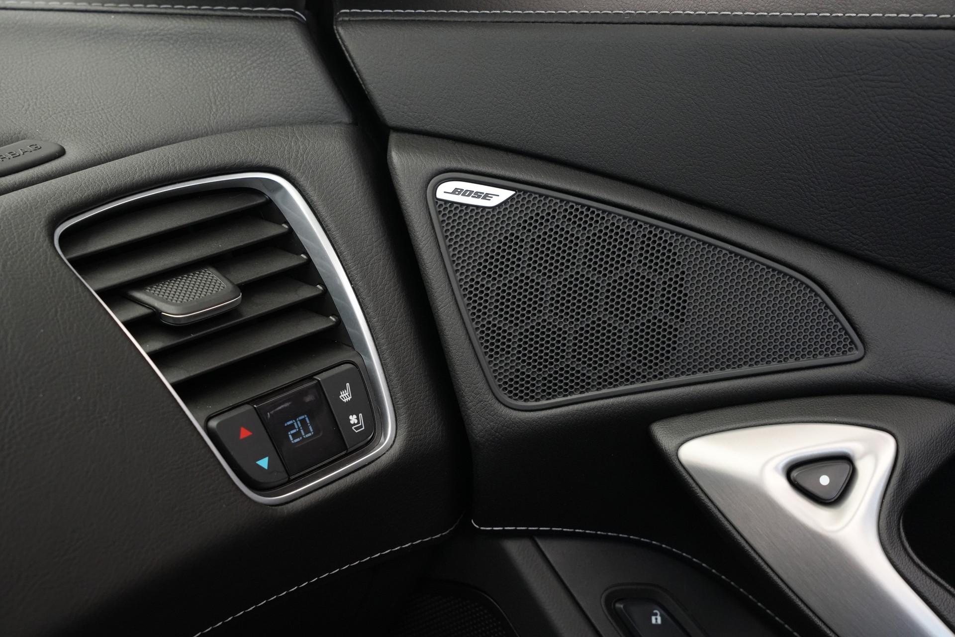 CHEVROLET Corvette Convertible Stingray Automatic-image-18