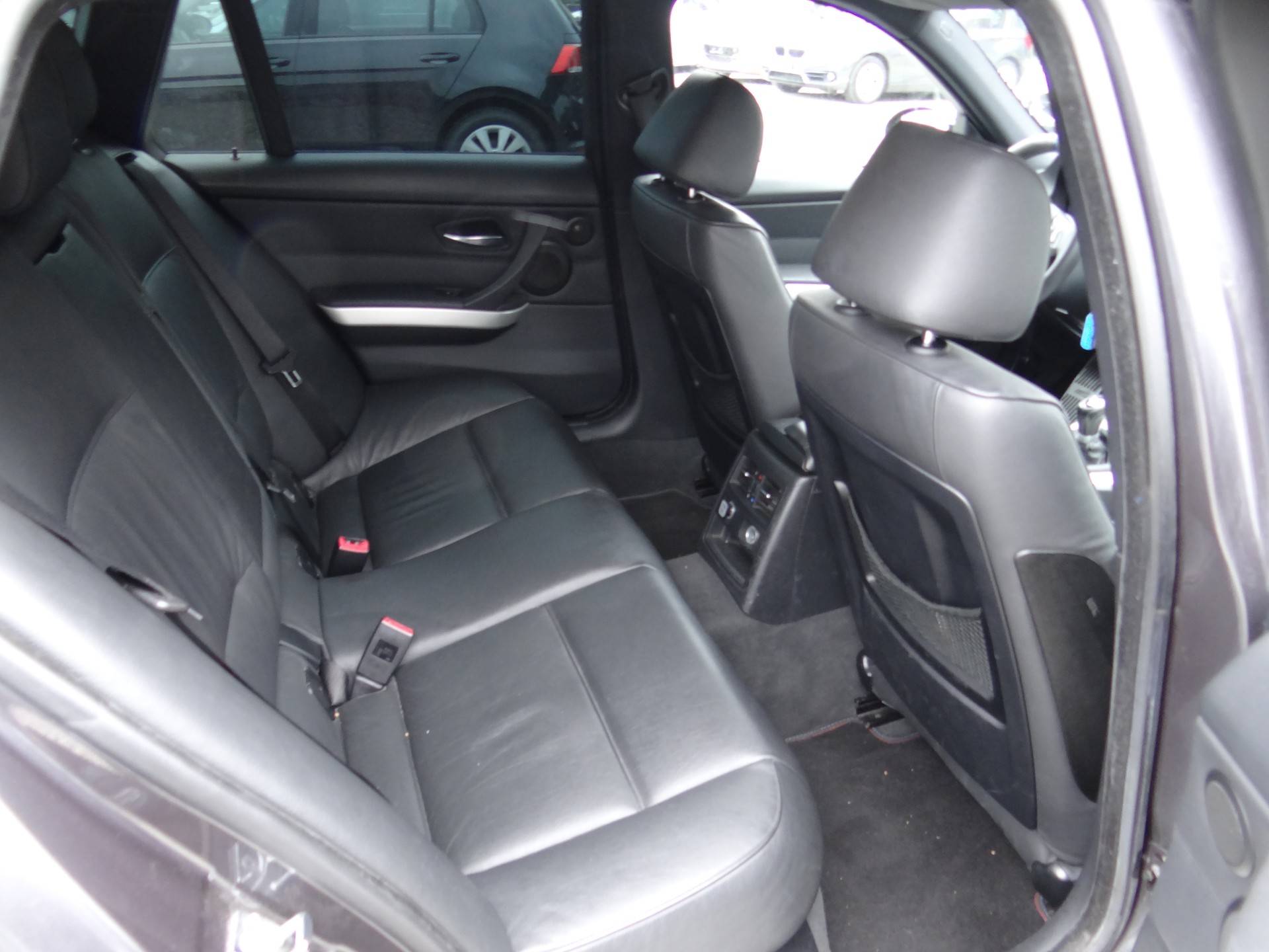 BMW 320d Touring M Sport-image-6