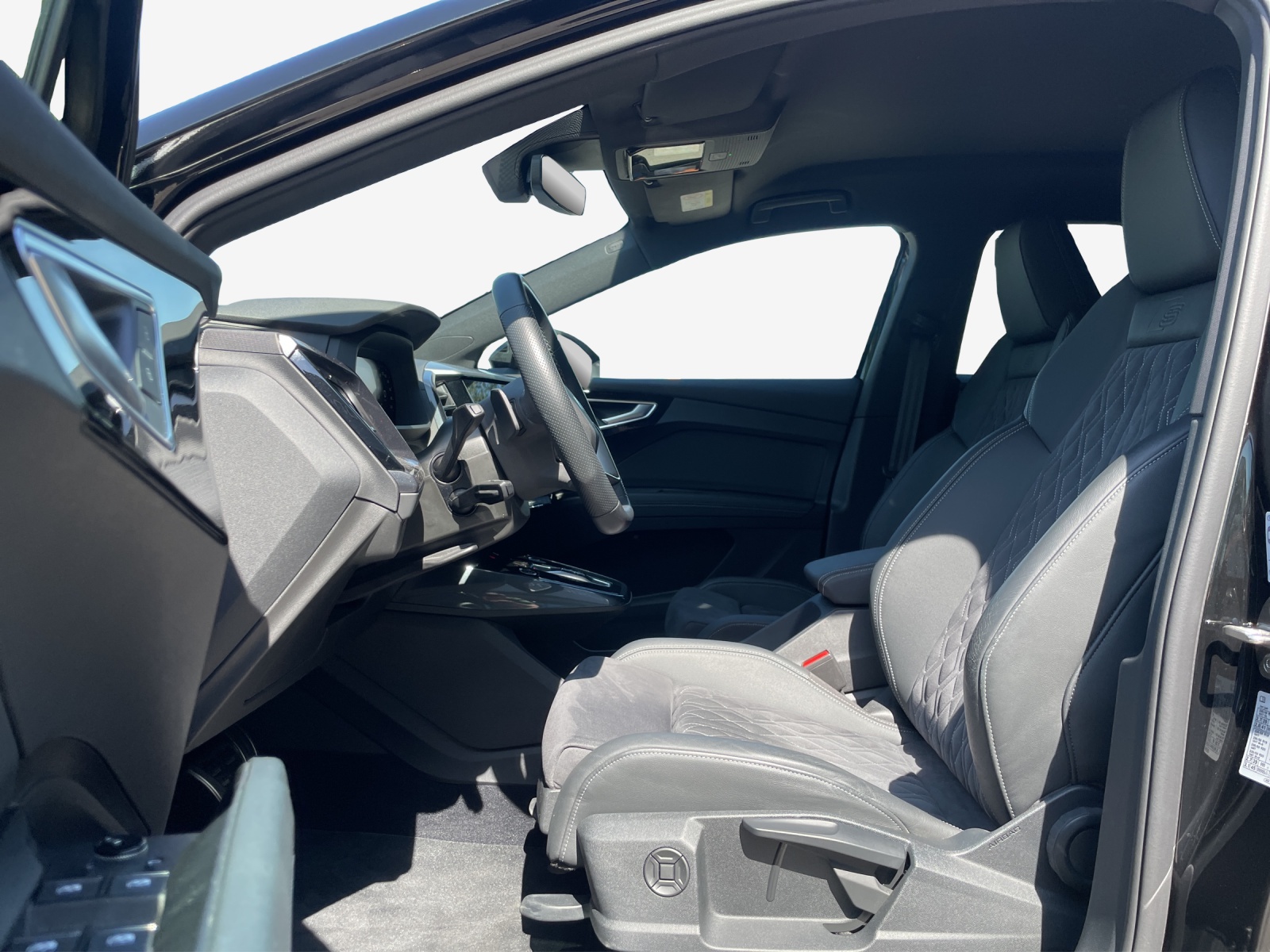 AUDI Q4 e-tron 50 quattro-image-9