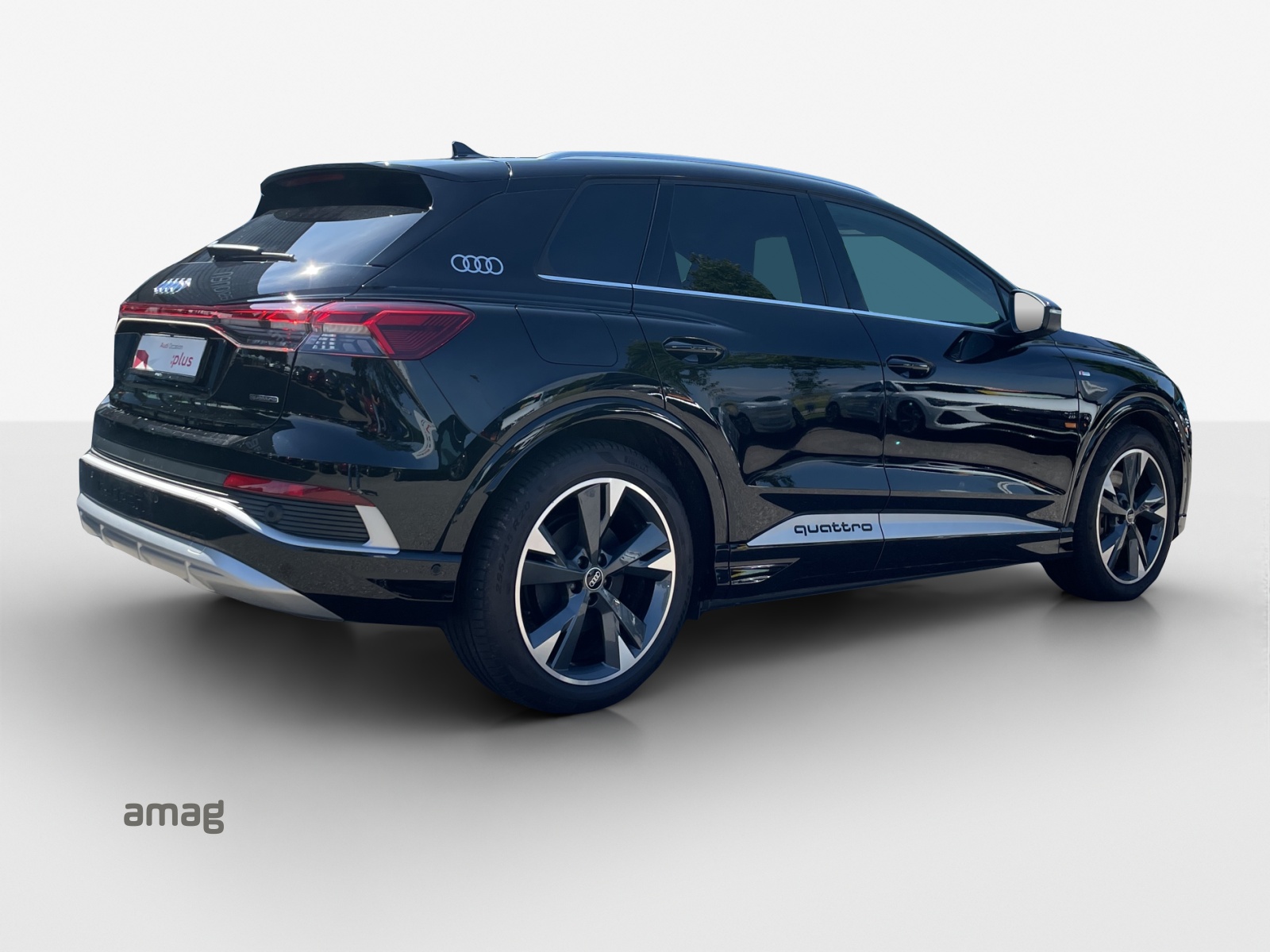 AUDI Q4 e-tron 50 quattro-image-6