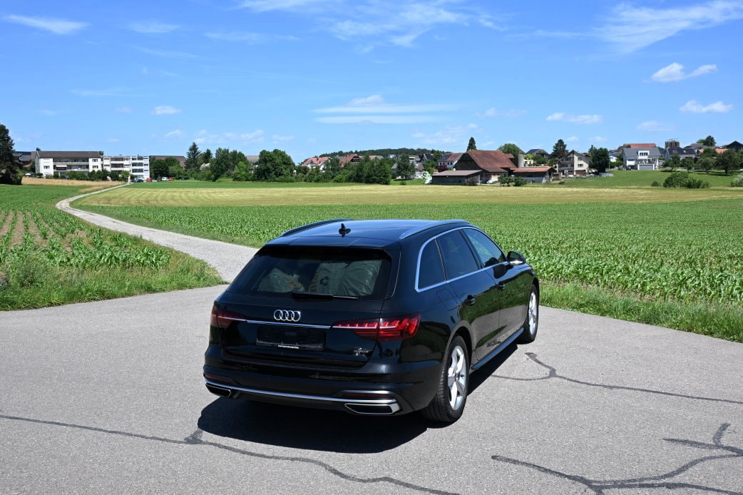 AUDI A4 Avant 2.0 TDI 40 advanced Attraction quattro S-tronic-image-2
