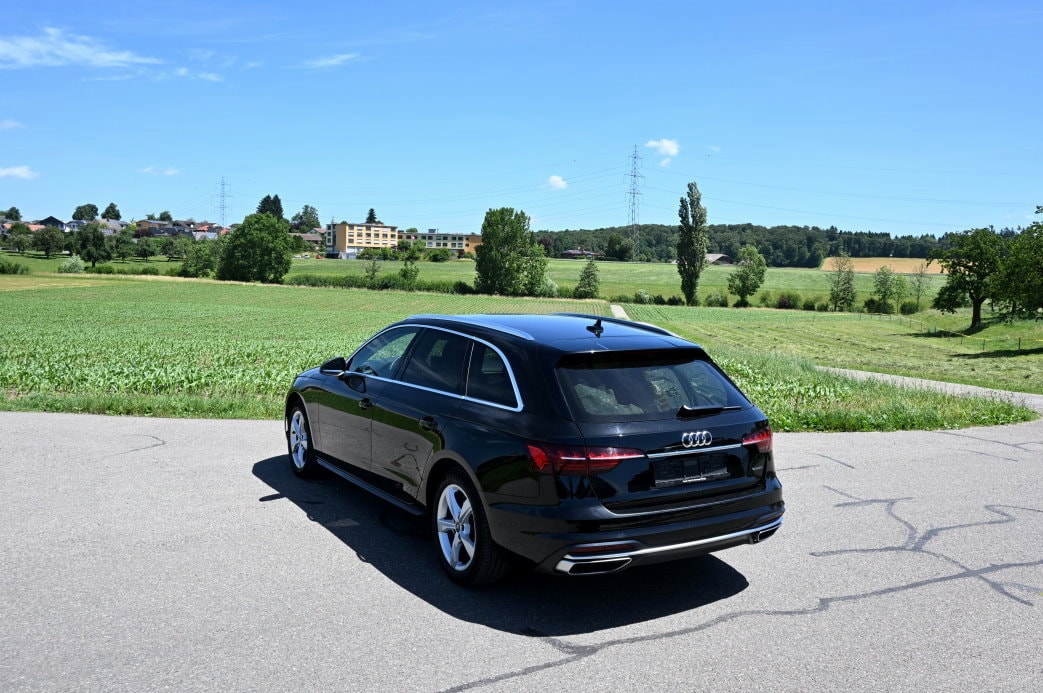 AUDI A4 Avant 2.0 TDI 40 advanced Attraction quattro S-tronic-image-3