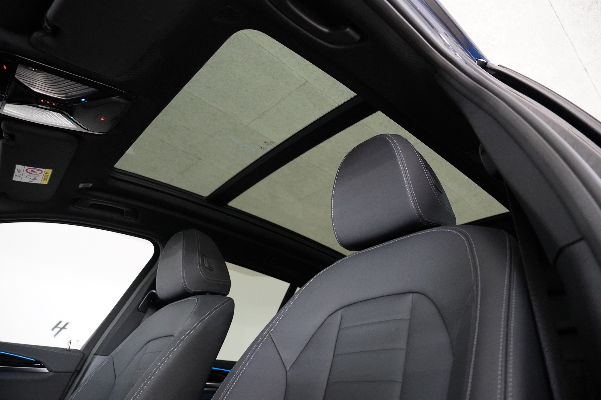 BMW iX3-image-25