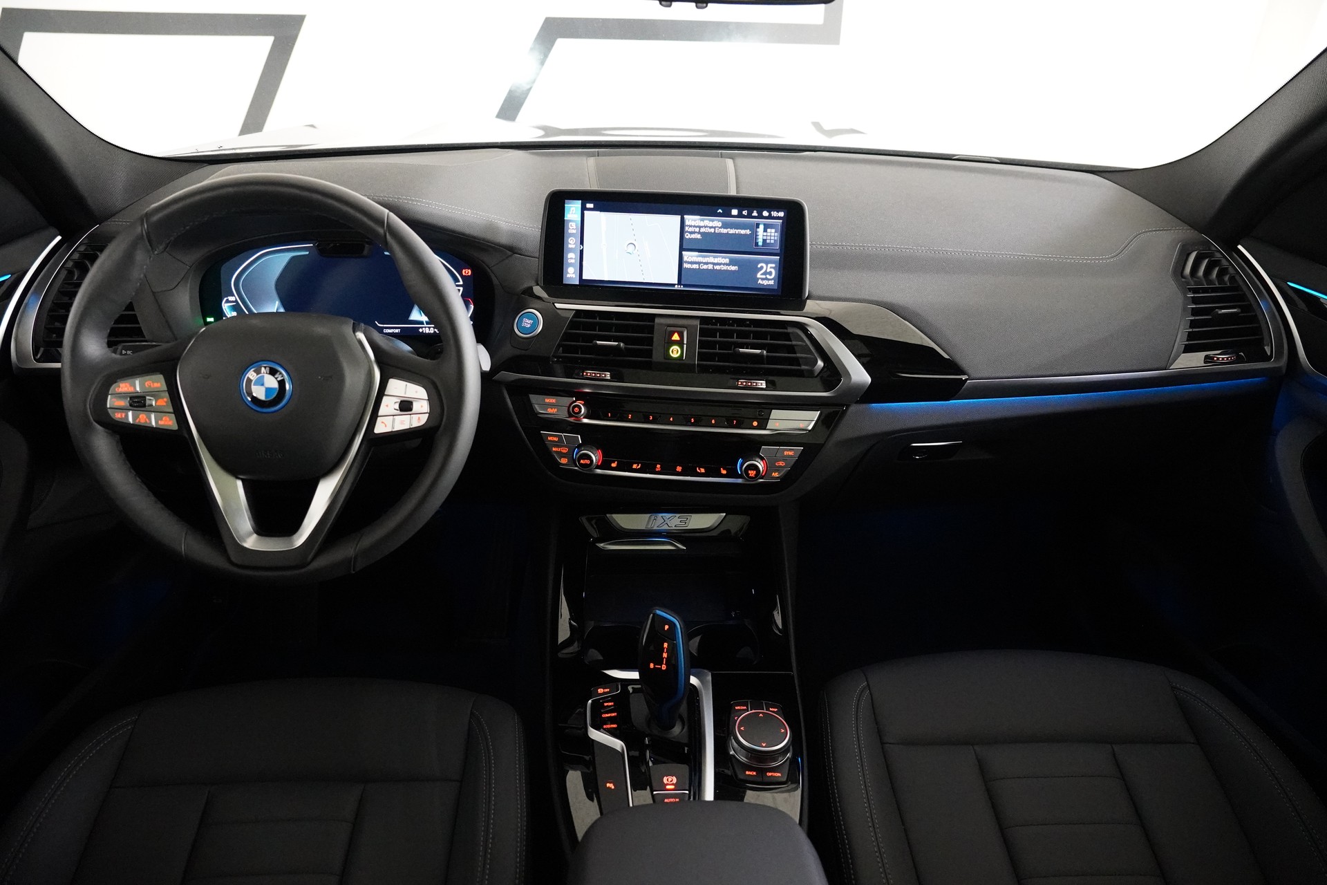 BMW iX3-image-19
