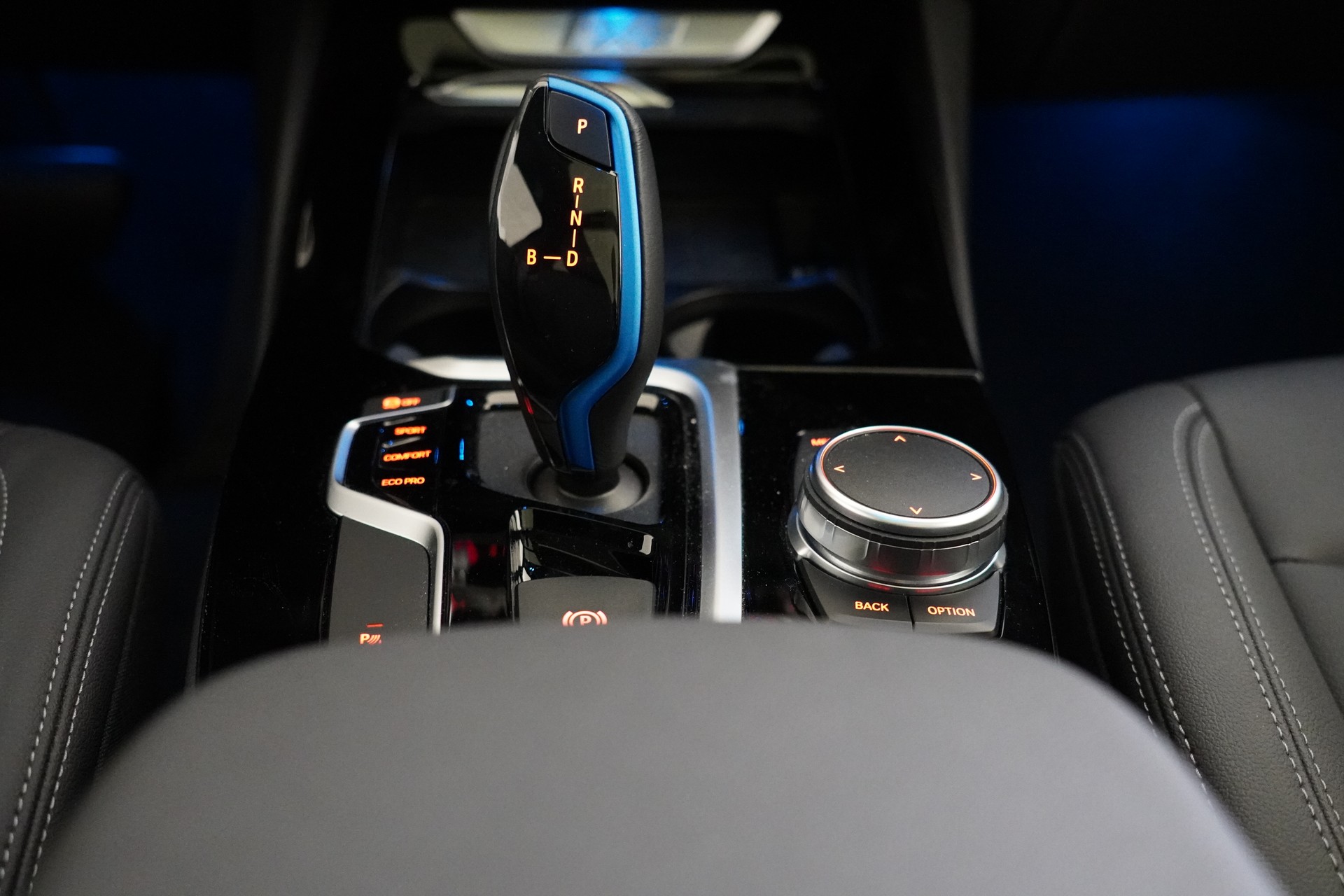 BMW iX3-image-21