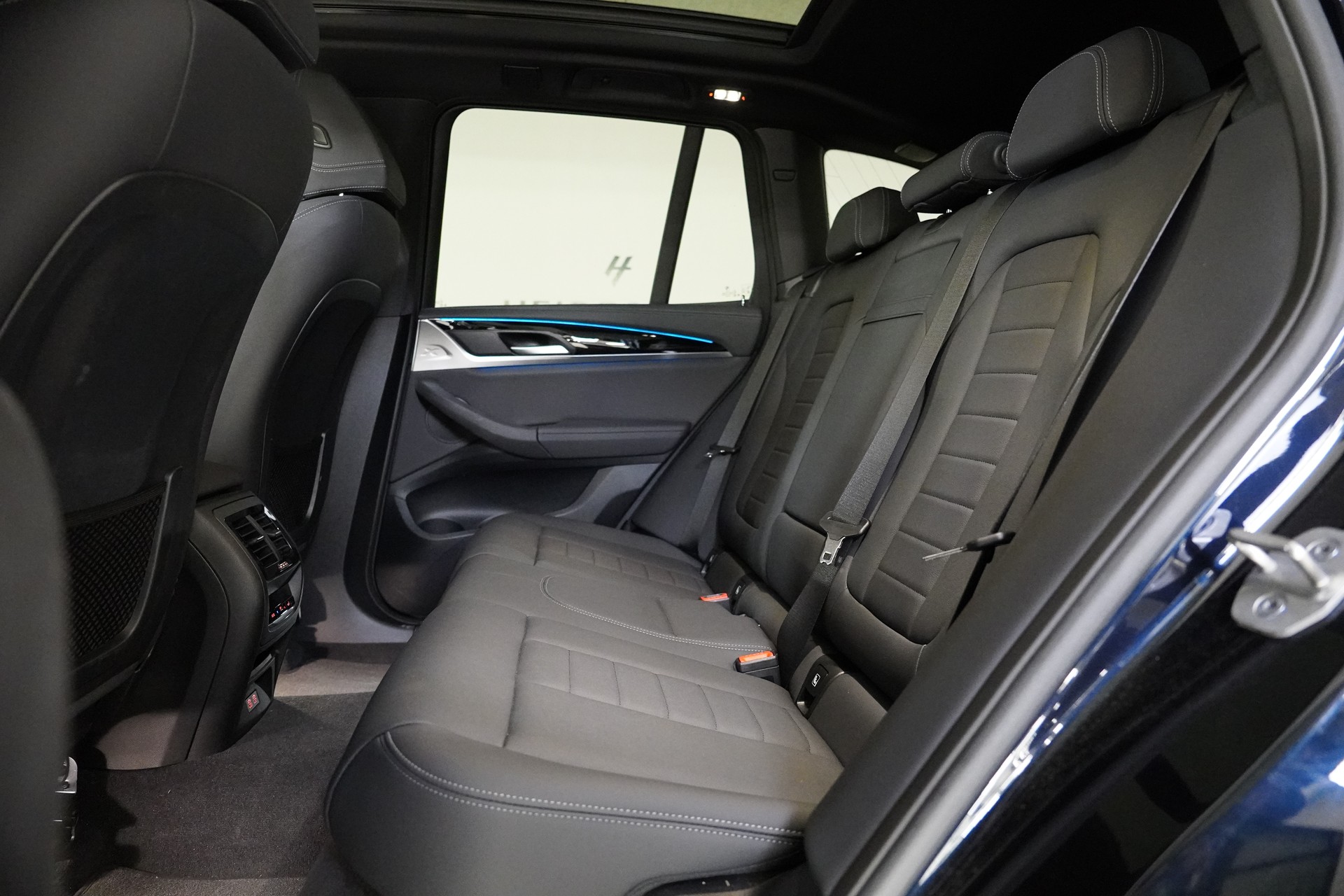 BMW iX3-image-13