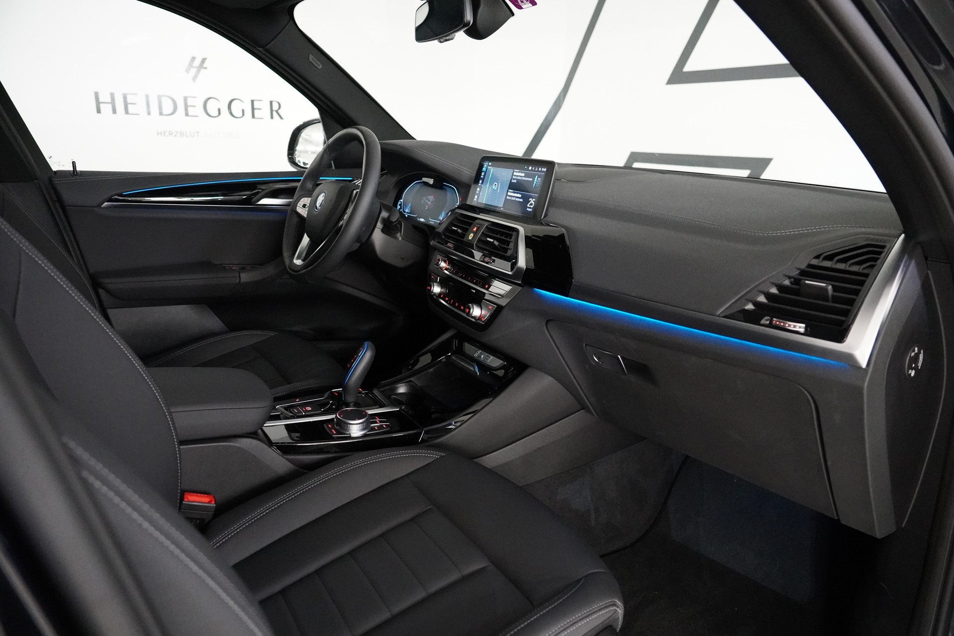 BMW iX3-image-18