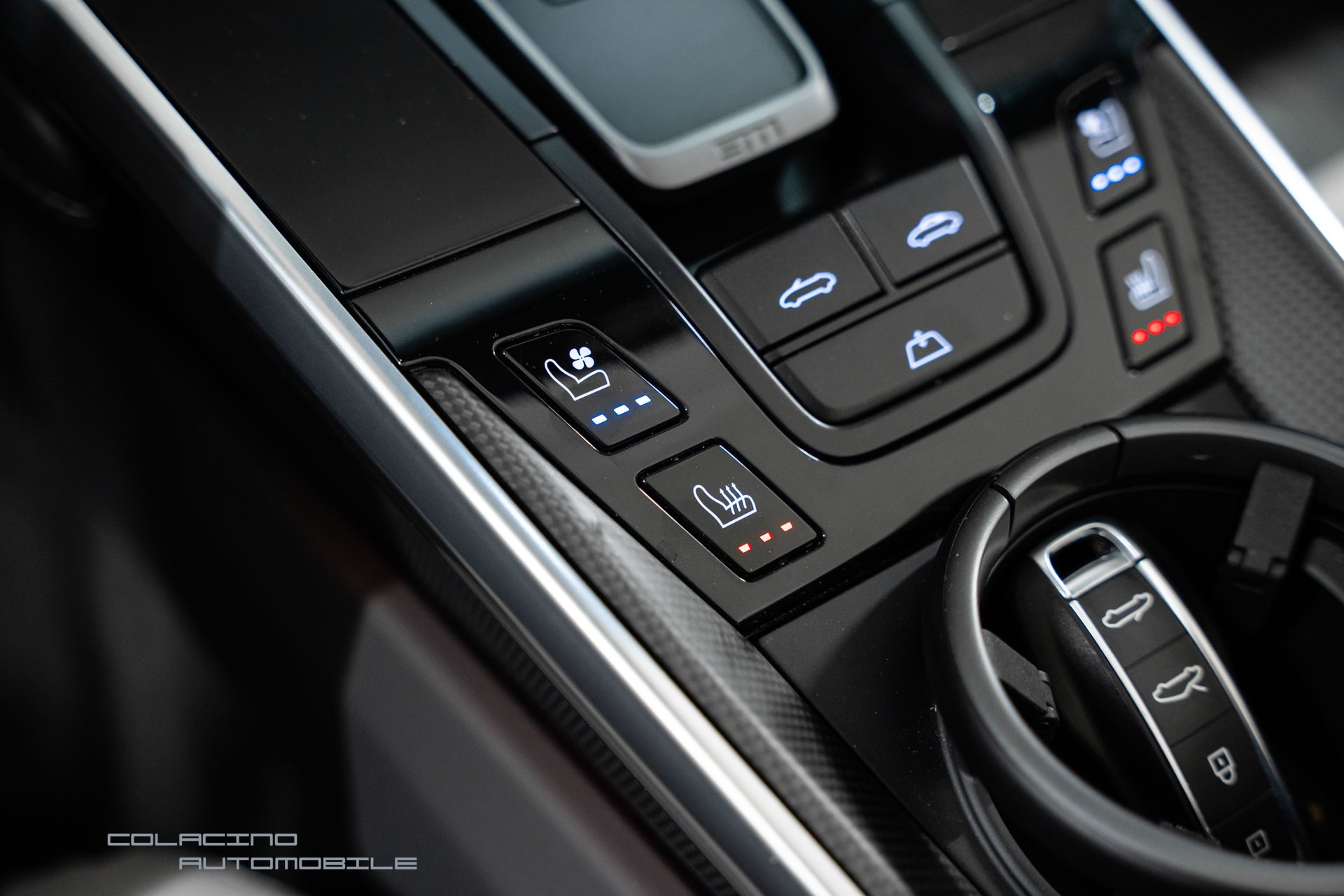 PORSCHE 911 Turbo S Cabriolet PDK-image-28