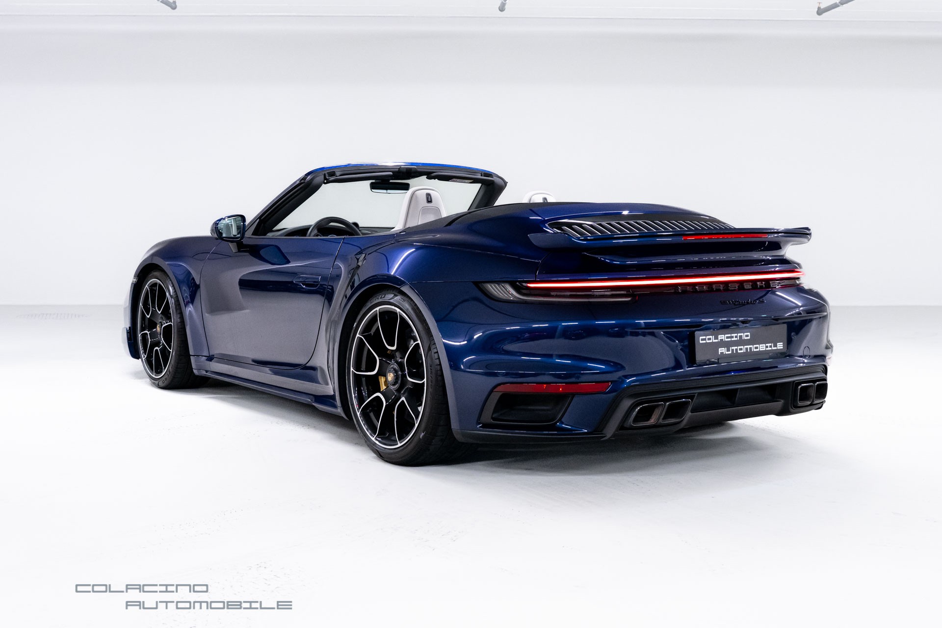 PORSCHE 911 Turbo S Cabriolet PDK-image-5