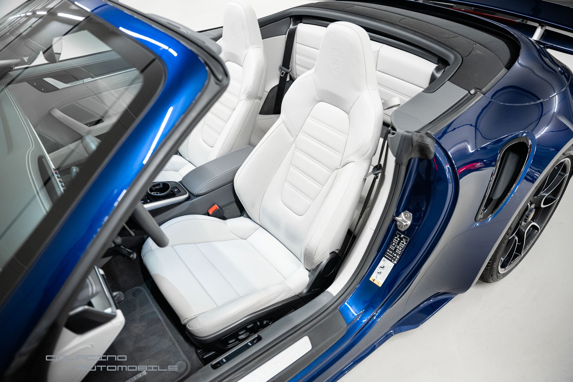 PORSCHE 911 Turbo S Cabriolet PDK-image-14