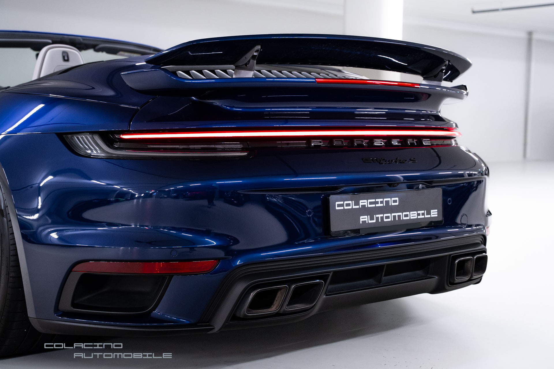 PORSCHE 911 Turbo S Cabriolet PDK-image-9